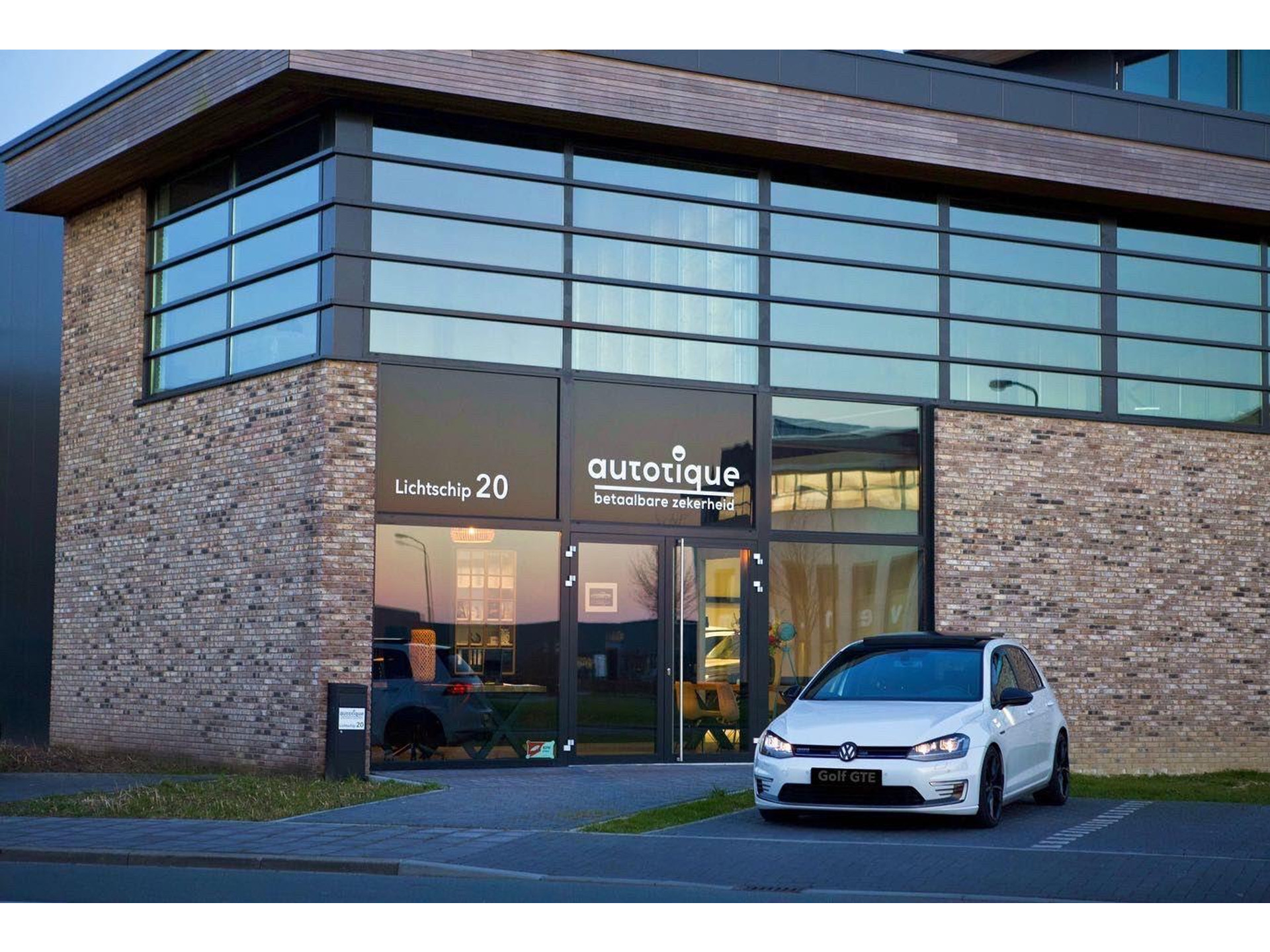 Mercedes-Benz A-Klasse 250 e Business JVP41R