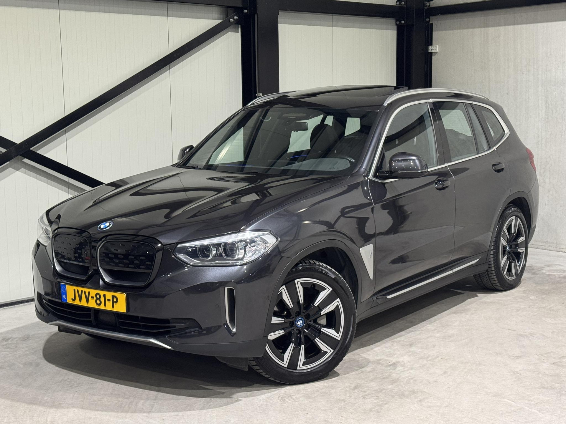 BMW iX3 Executive 80 kWh JVV81P