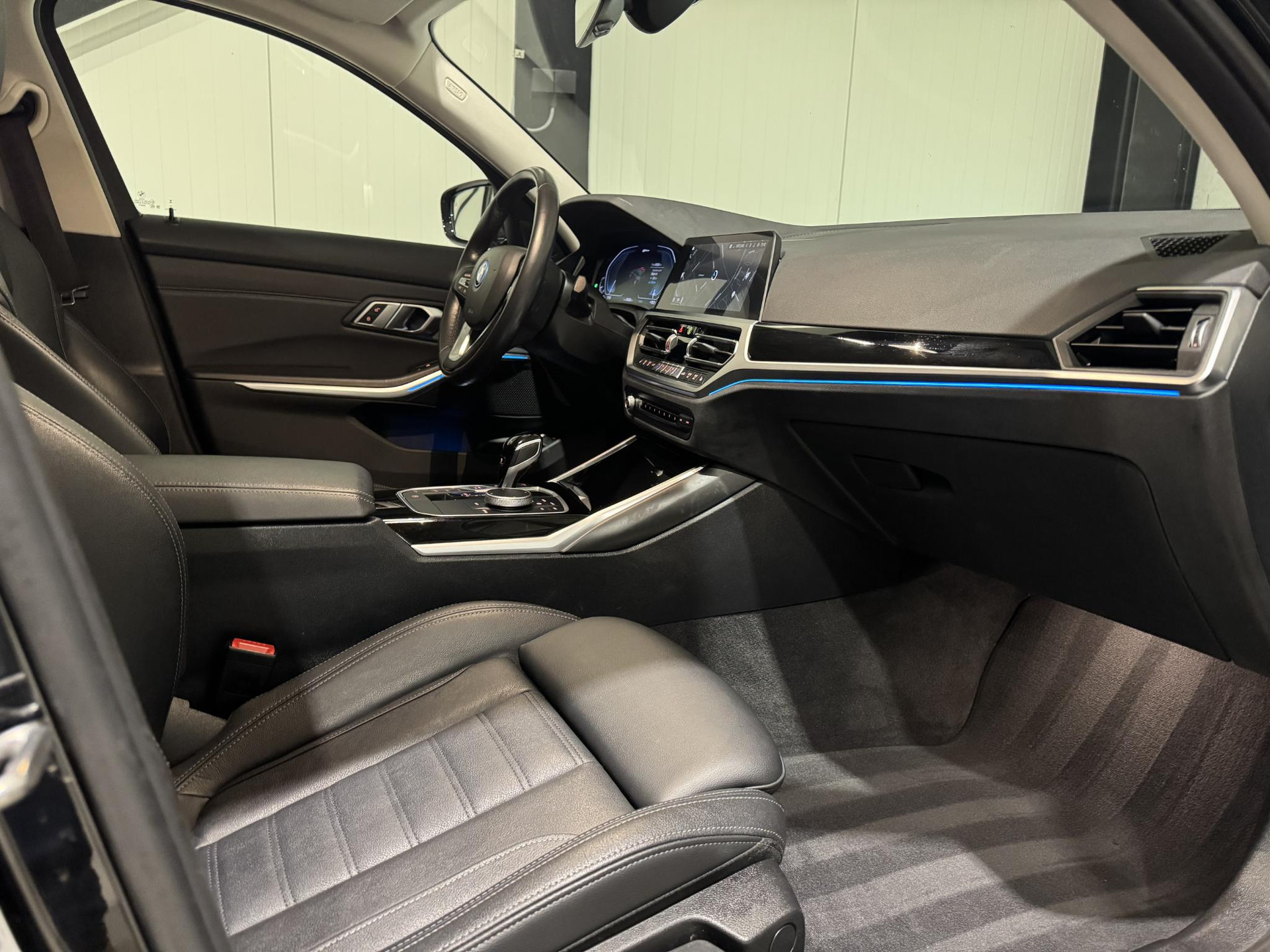 BMW 3 Serie Touring 320e Business JVZ21F