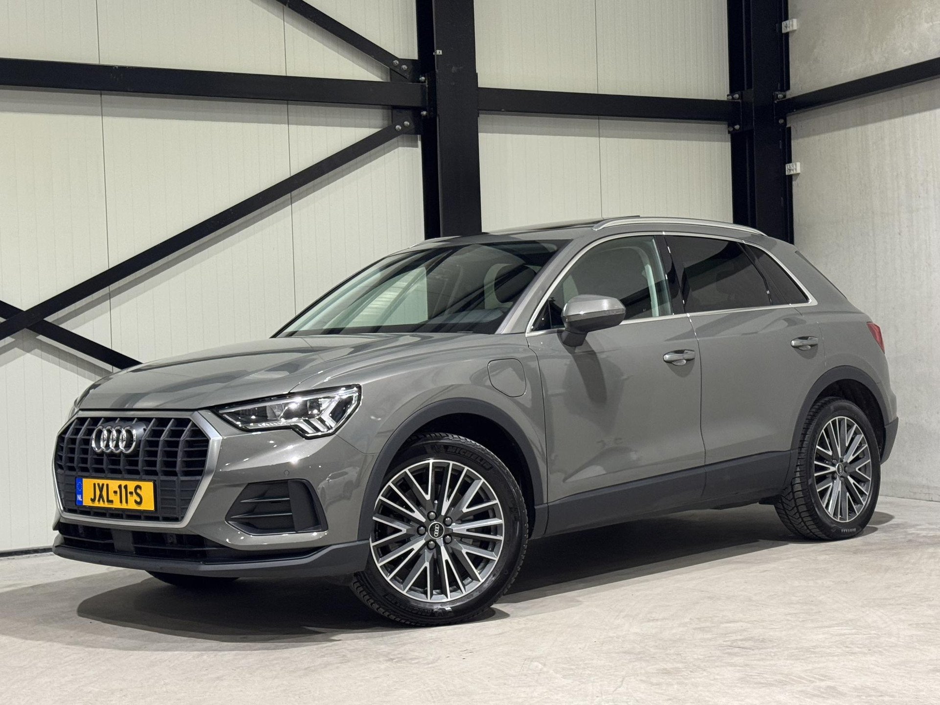 Audi Q3 45 TFSI e Business Edition JXL11S