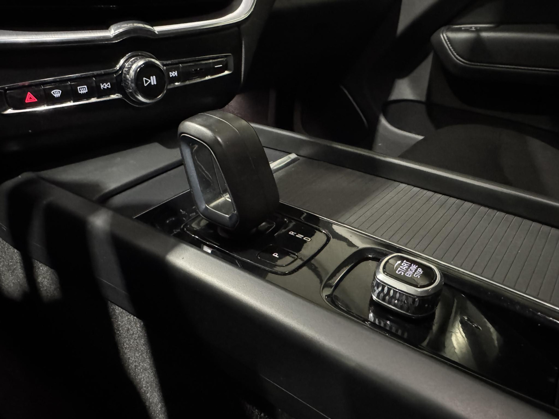 Volvo XC60 2.0 Recharge T6 AWD Inscription Expr JXR41P