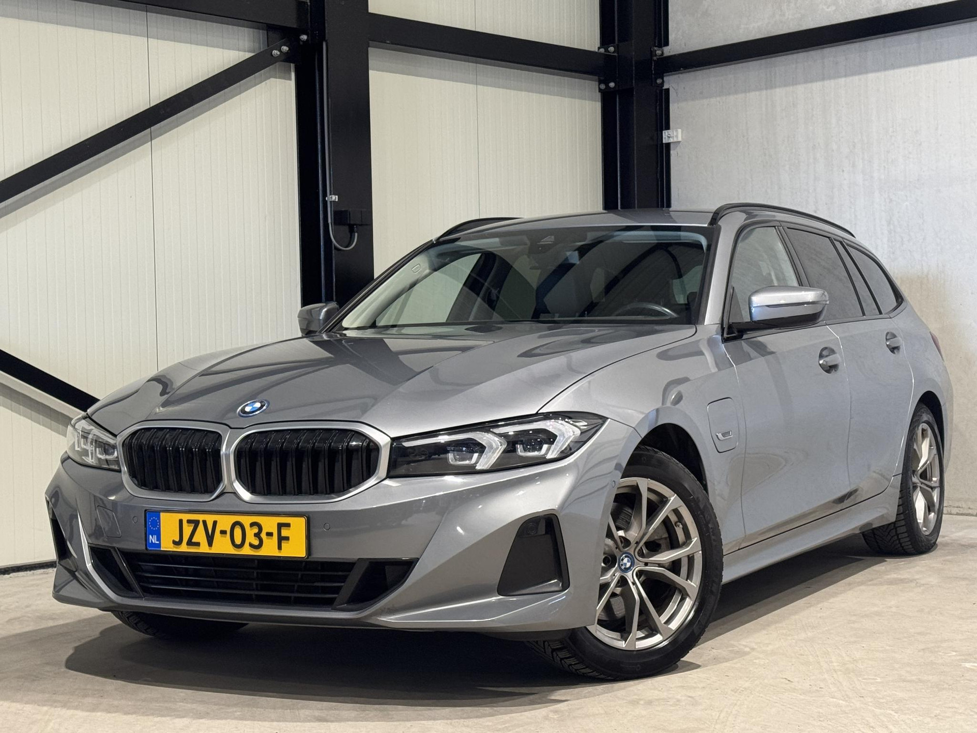 BMW 3 Serie Touring 320e JZV03F