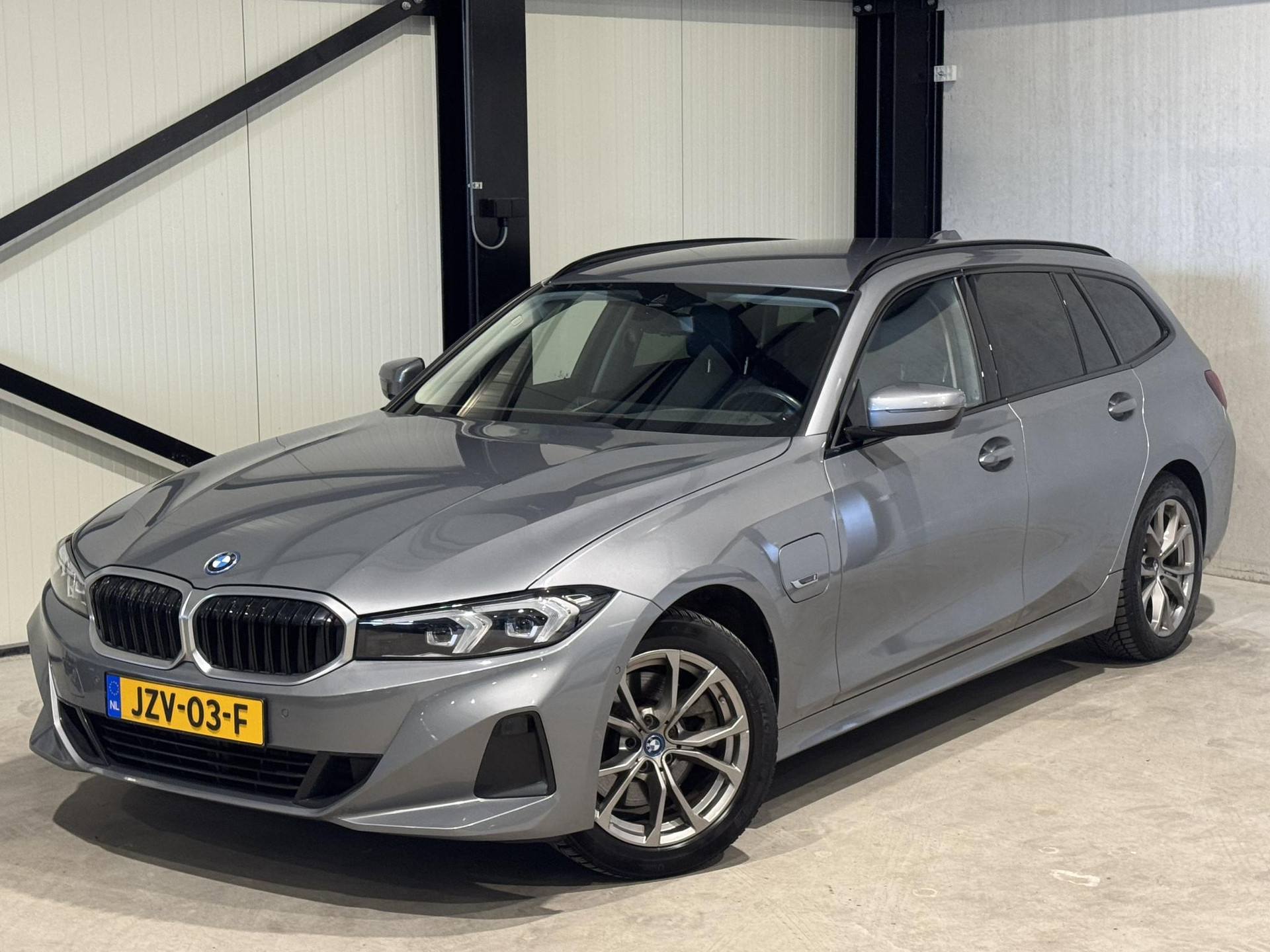 BMW 3 Serie Touring 320e JZV03F