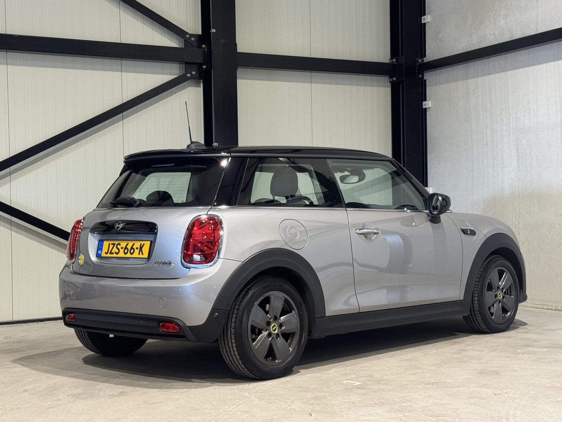 MINI Mini Electric Cooper SE 33 kWh JZS66K
