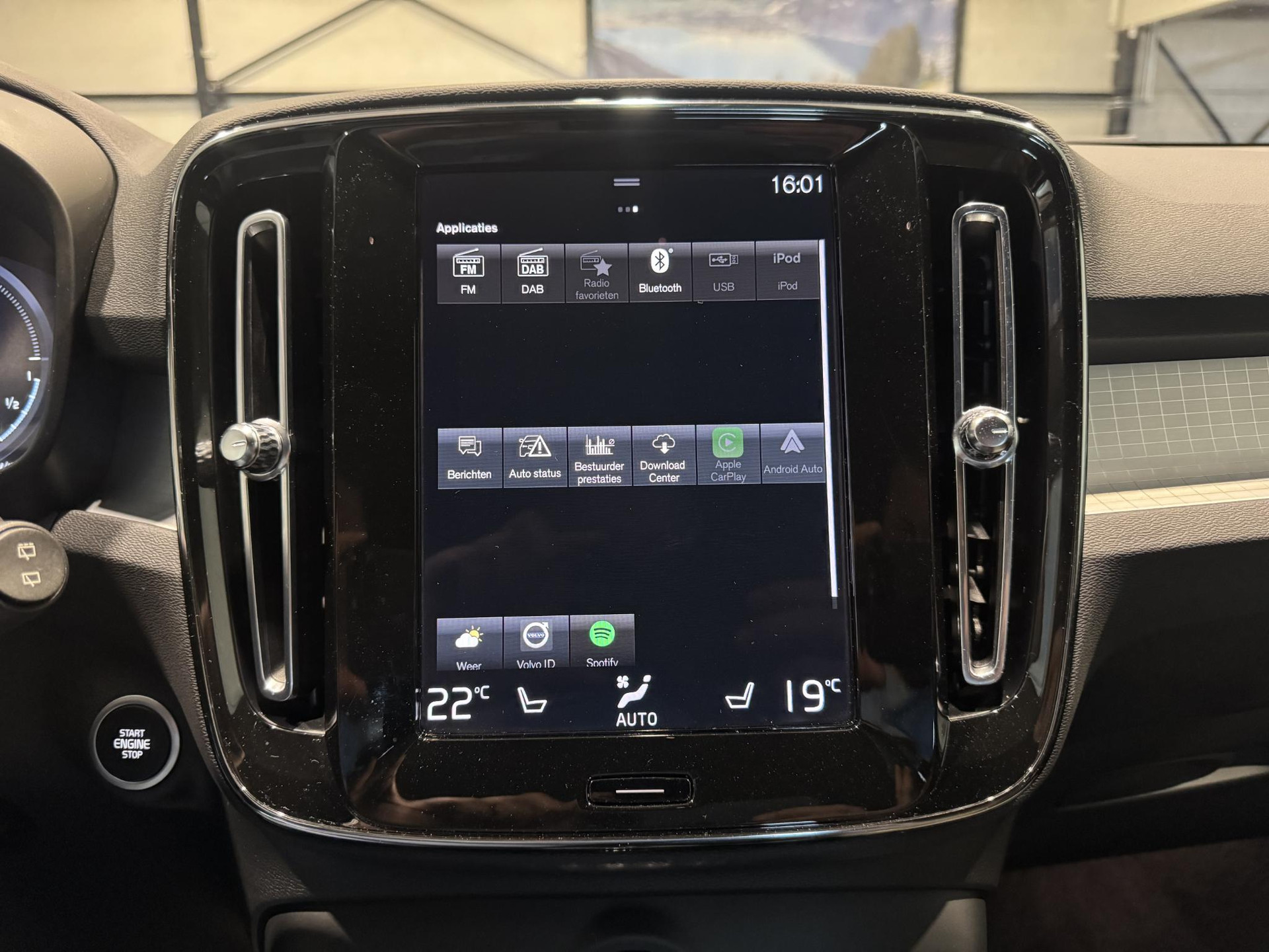 Volvo XC40 1.5 T4 Recharge Inscription Expression JZR81V