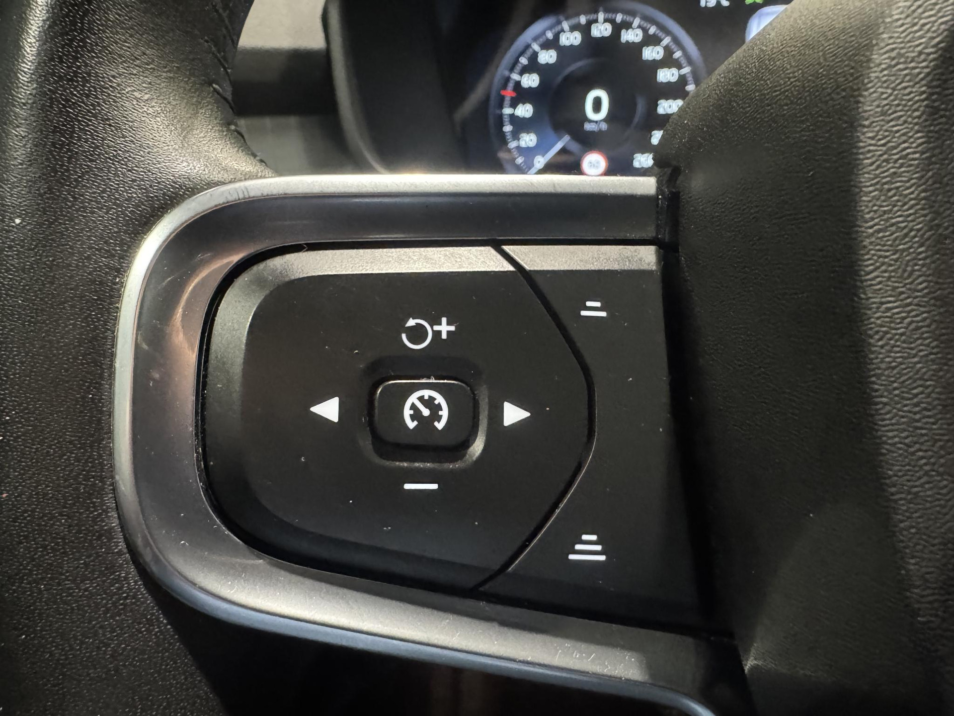 Volvo XC40 1.5 T4 Recharge Inscription Expression JZR81V