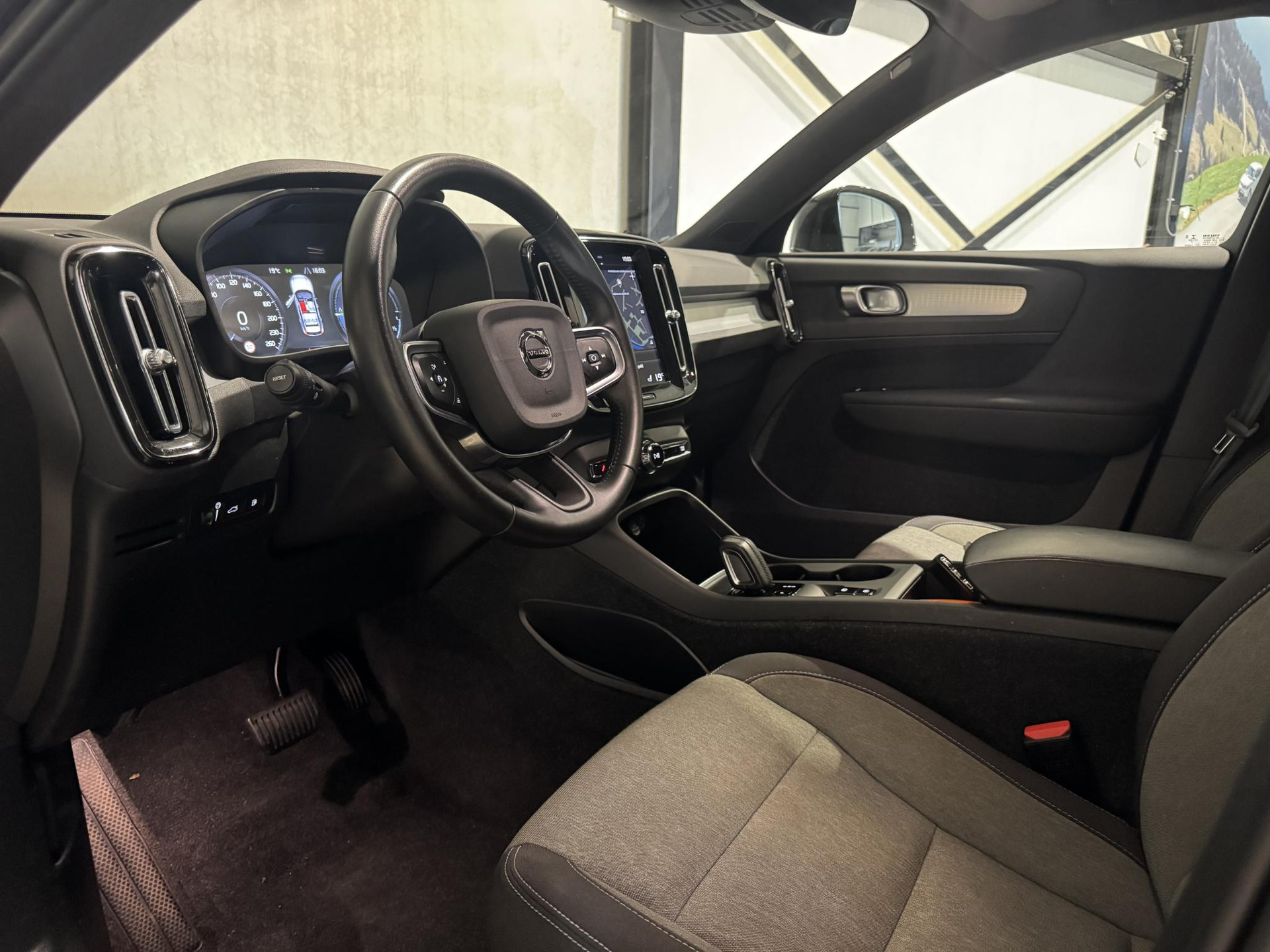 Volvo XC40 1.5 T4 Recharge Inscription Expression JZR81V