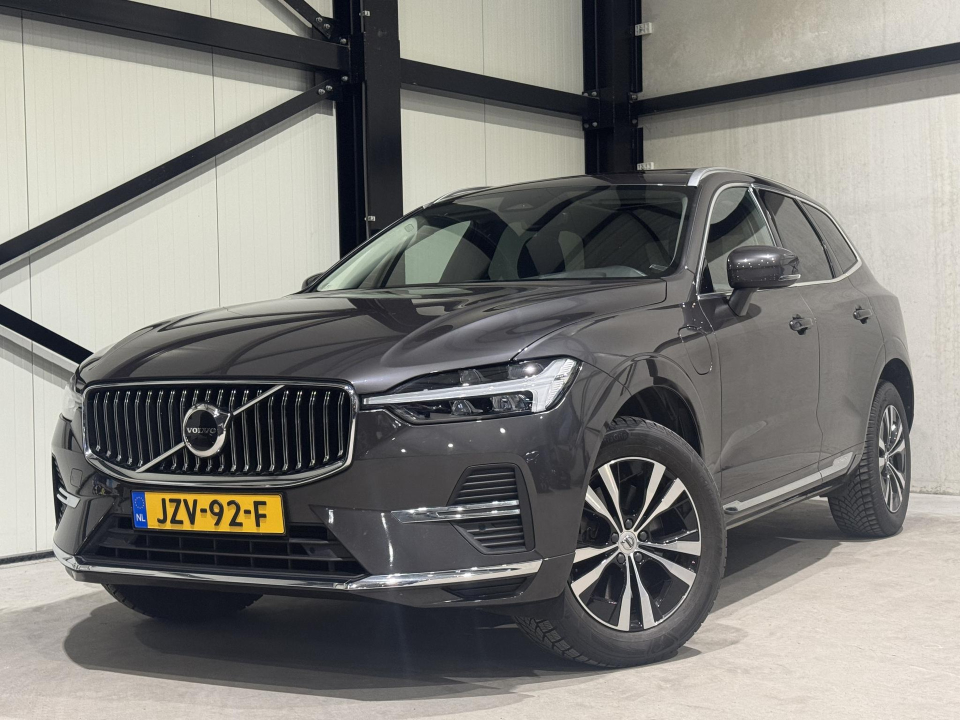Volvo XC60 2.0 Recharge T6 AWD Inscription Expr. JZV92F