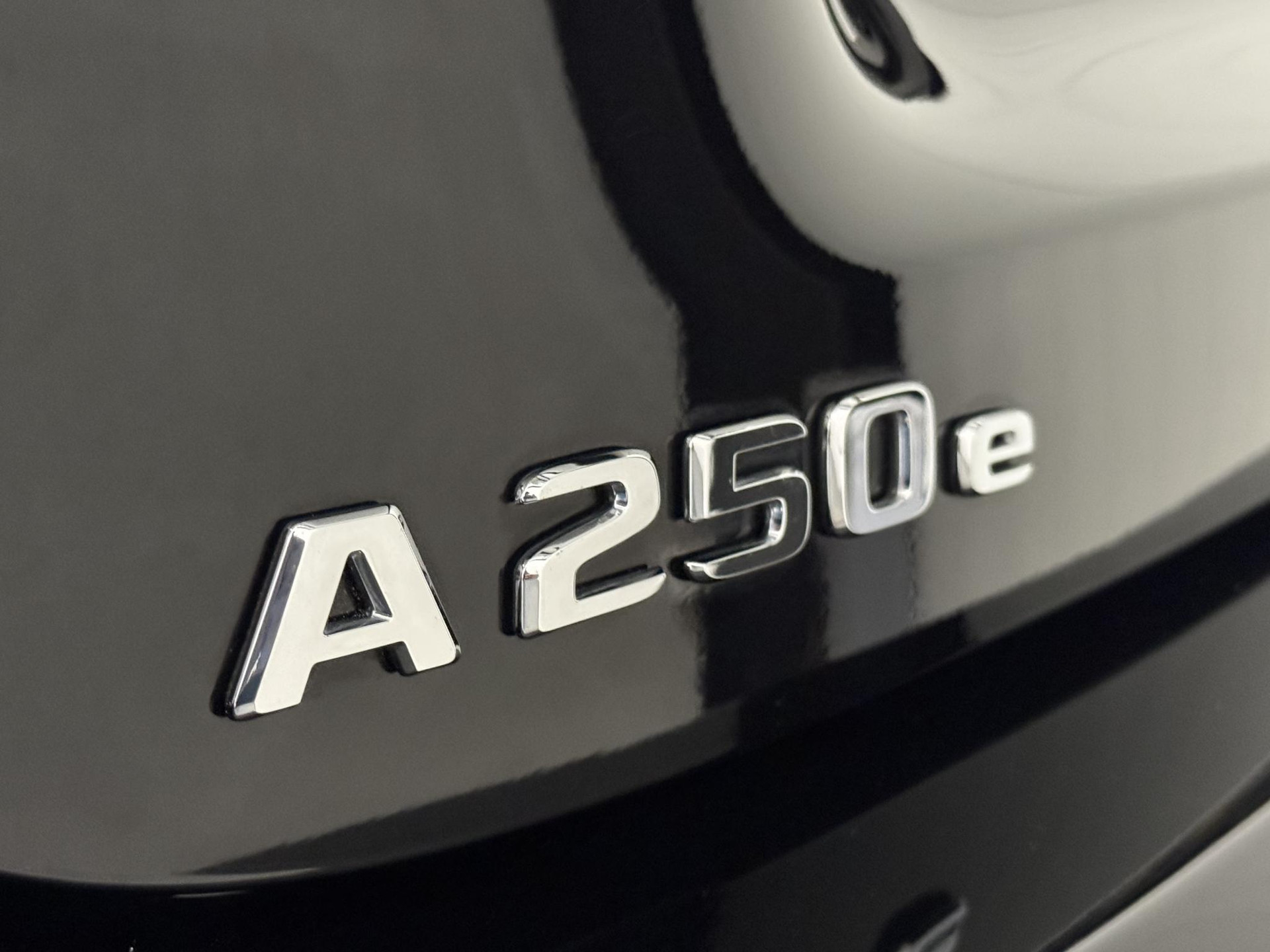 Mercedes-Benz A-Klasse 250 e Business KDF38N