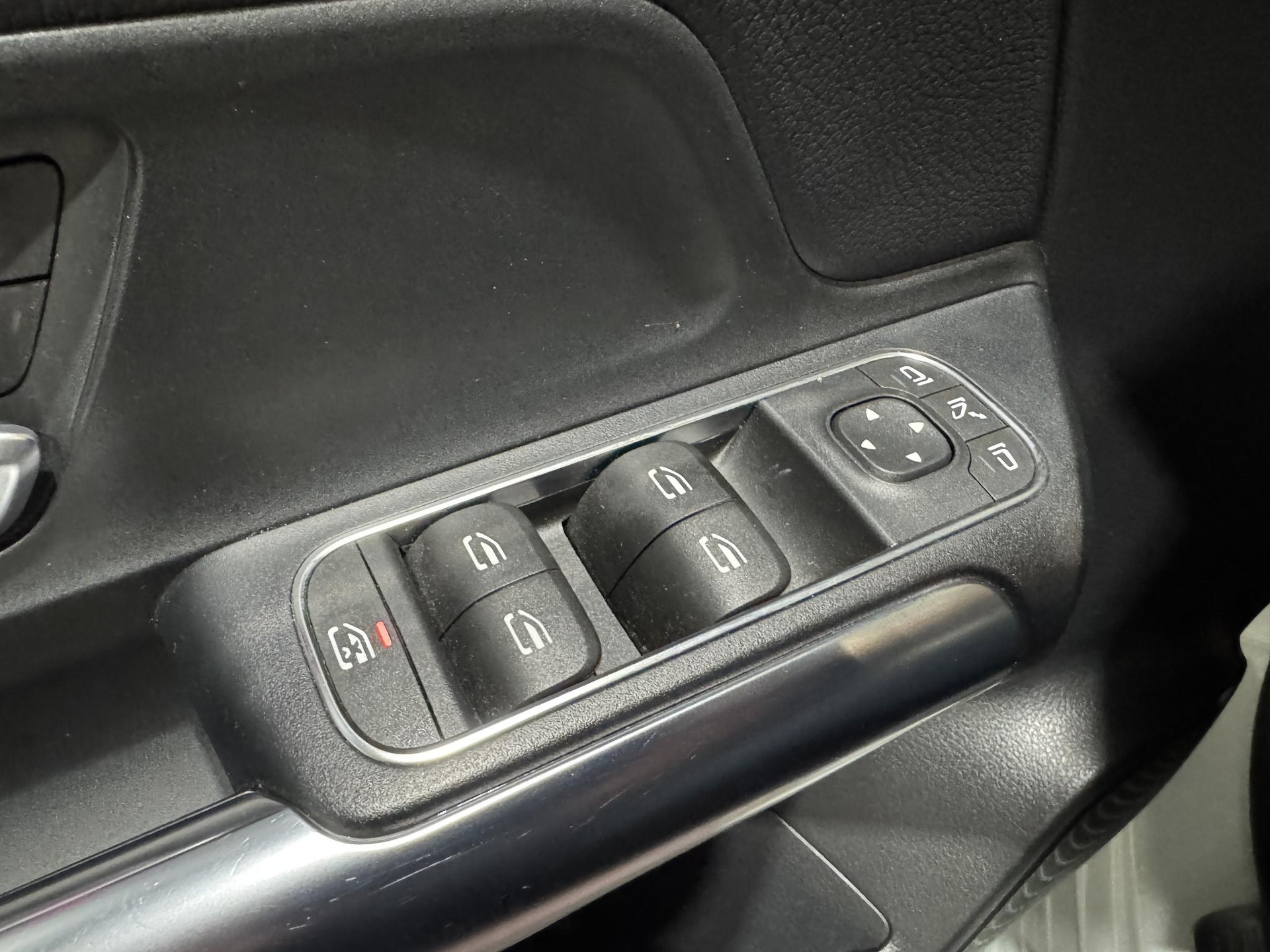 Mercedes-Benz B-Klasse 250 e Business KDF40N