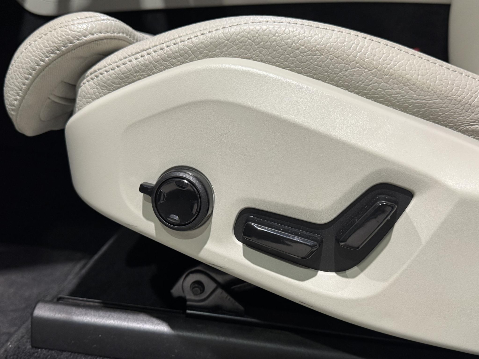 Volvo XC60 2.0 Recharge T6 AWD Inscription Expr. KFT24Z