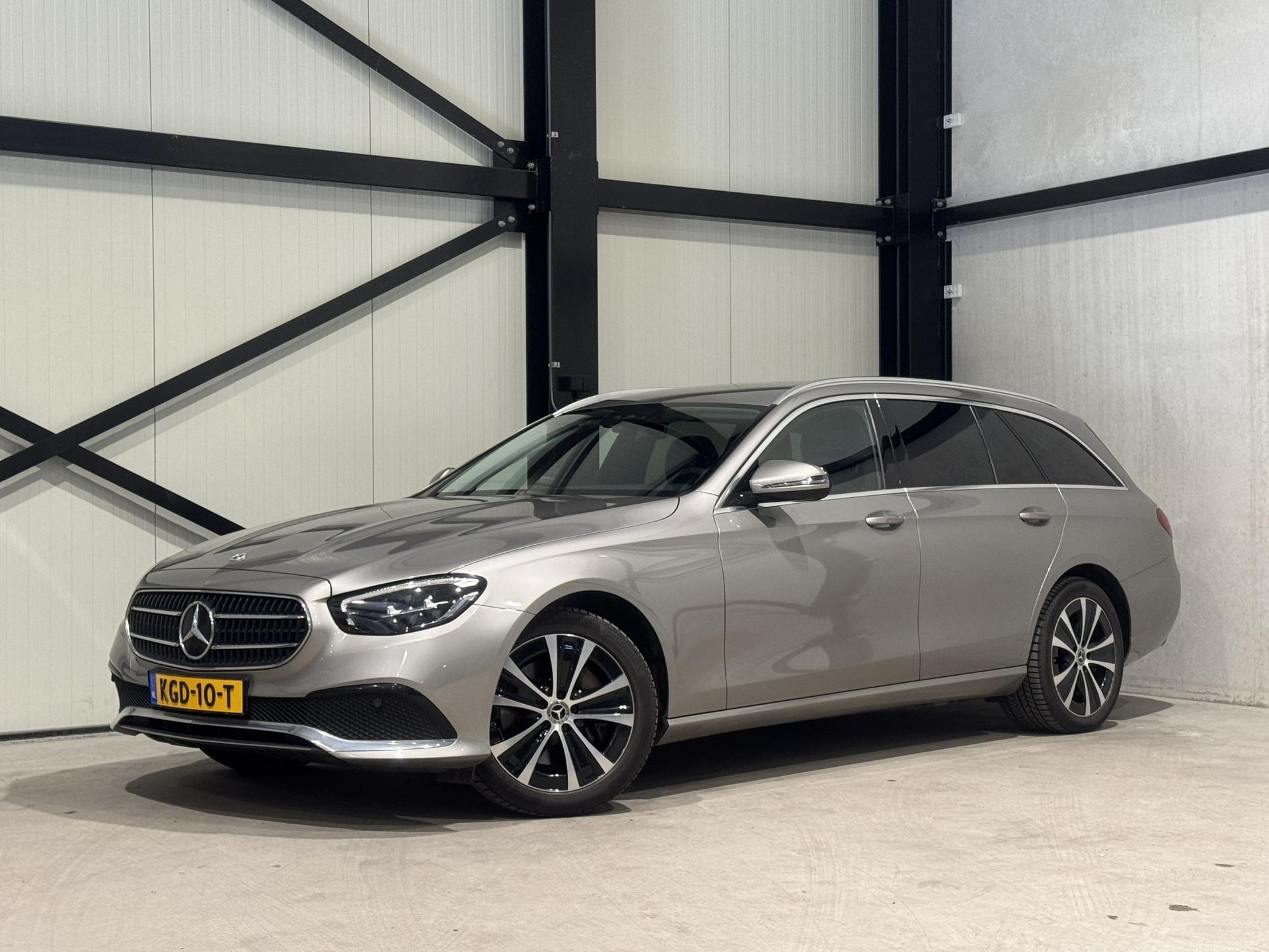 Mercedes-Benz E-Klasse Estate 300 e KGD10T