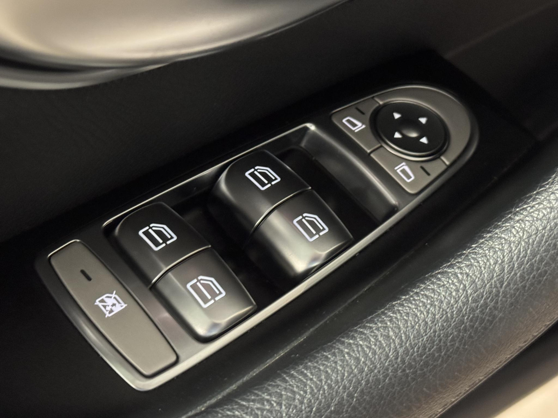 Mercedes-Benz E-Klasse Estate 300 e KGD10T