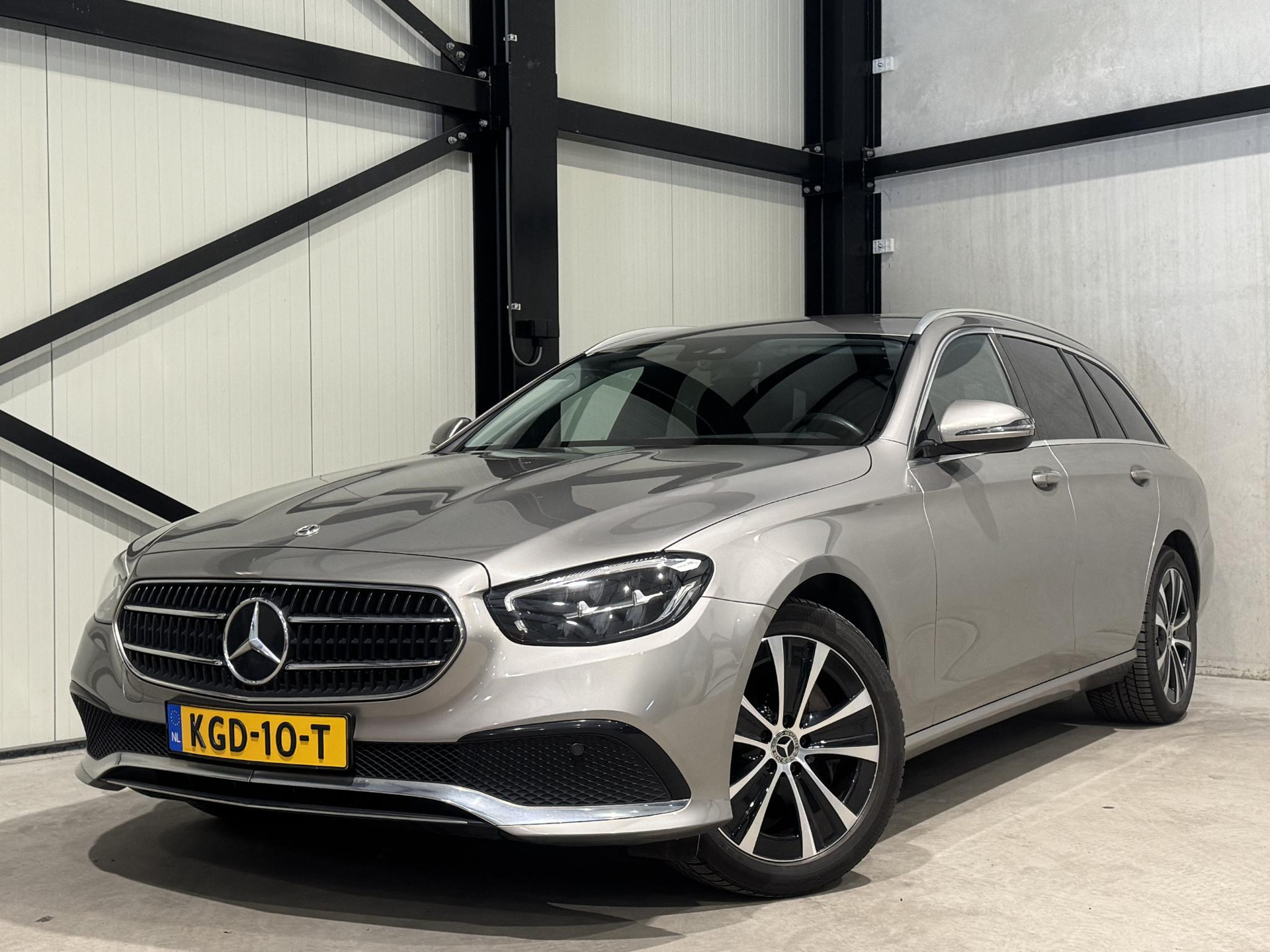 Mercedes-Benz E-Klasse Estate 300 e KGD10T