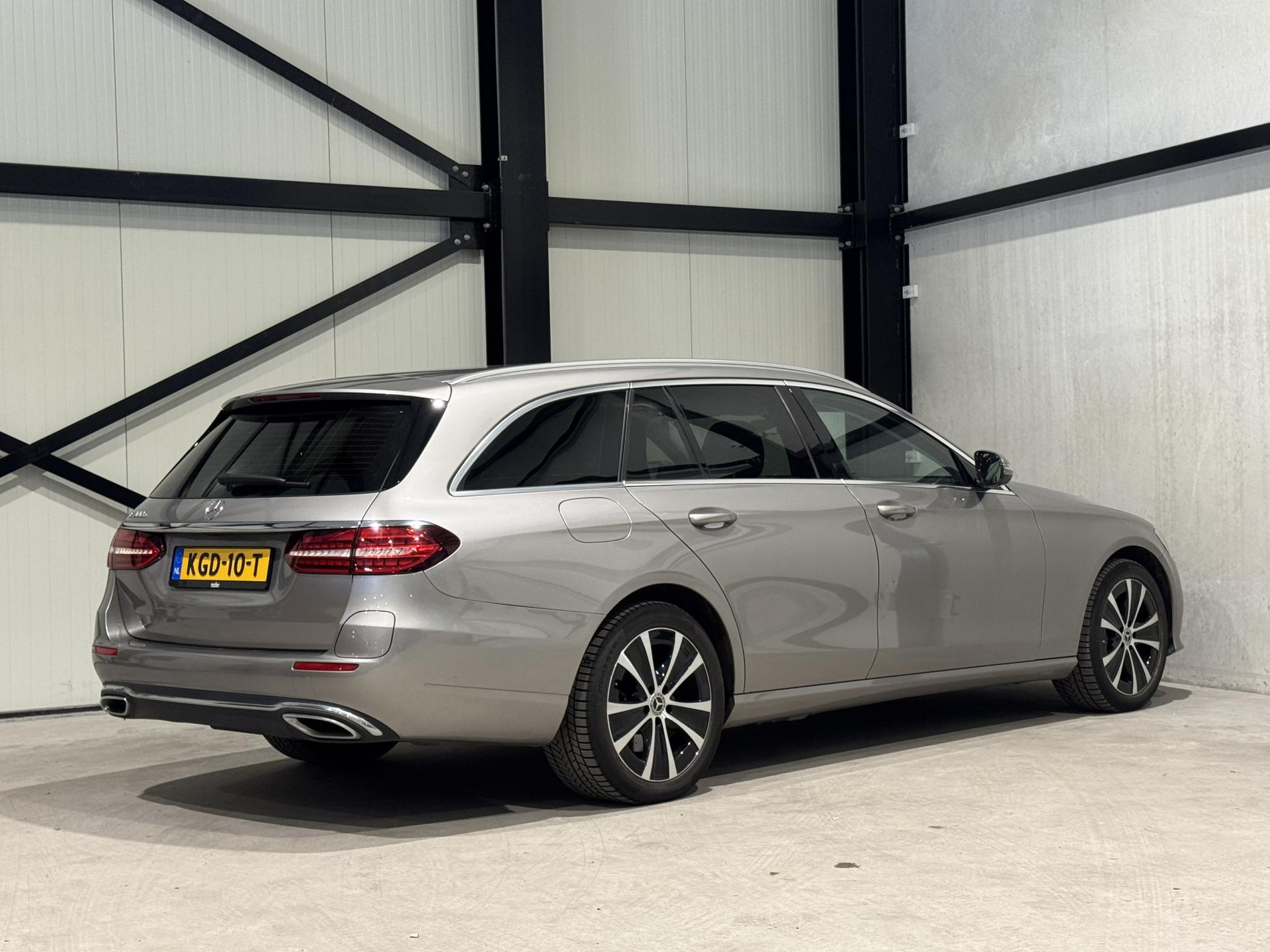 Mercedes-Benz E-Klasse Estate 300 e KGD10T
