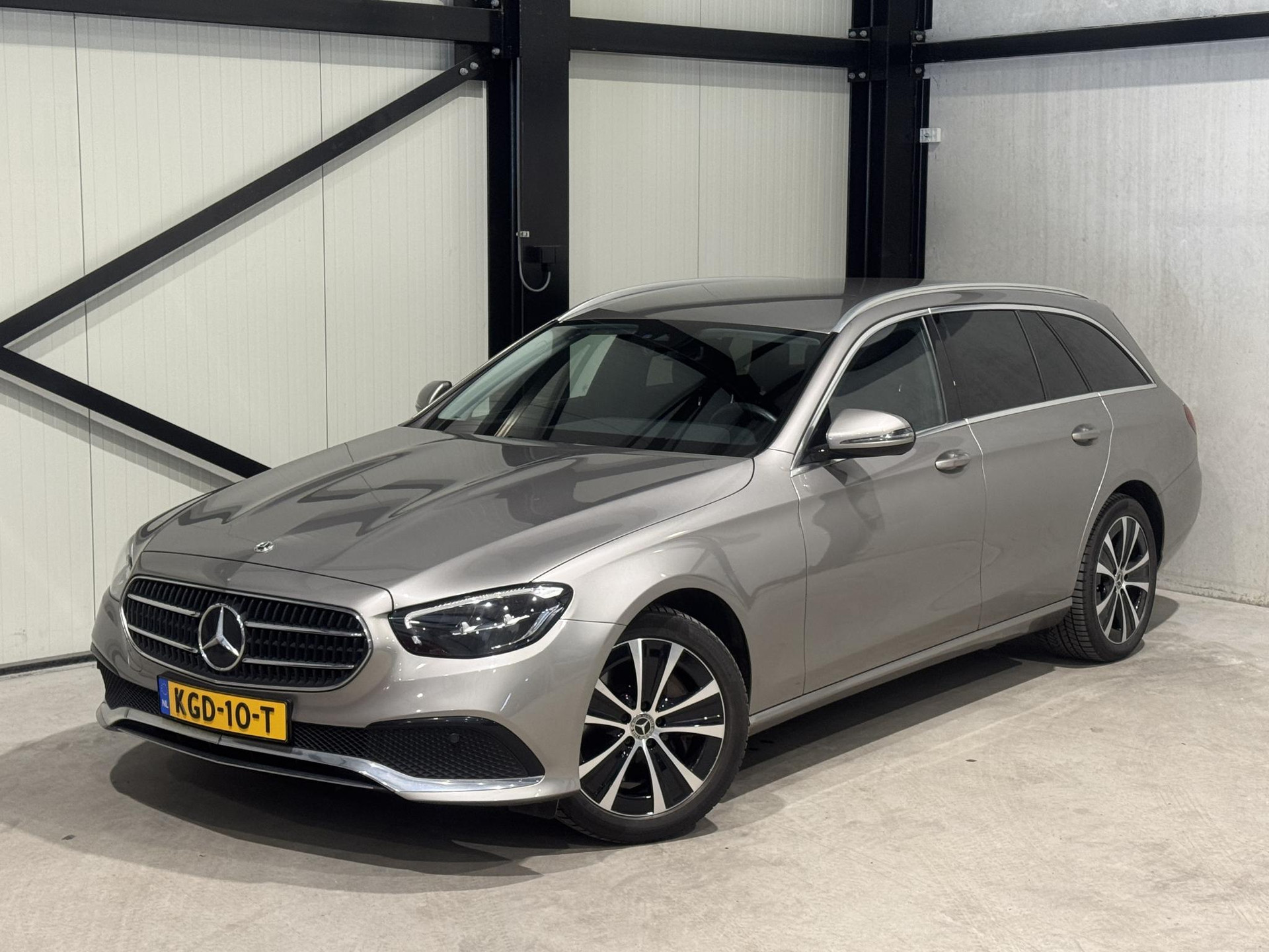 Mercedes-Benz E-Klasse Estate 300 e KGD10T