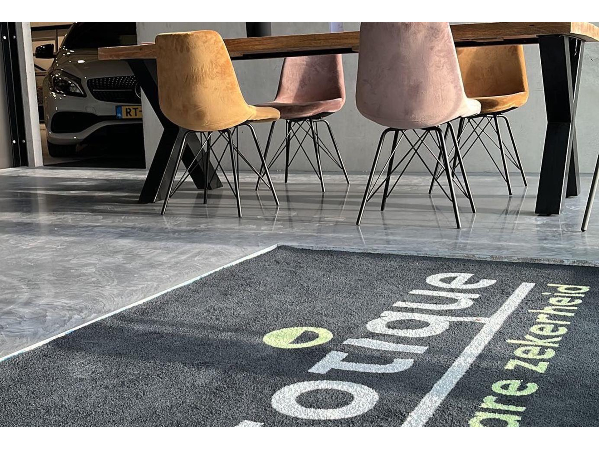 Mercedes-Benz E-Klasse Estate 300 e KGD10T