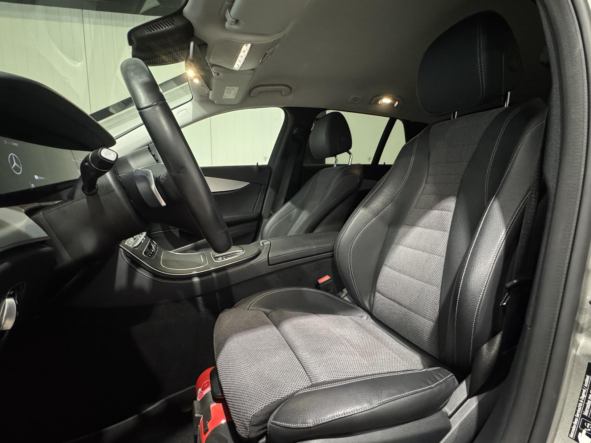 Mercedes-Benz E-Klasse Estate 300 e KGD10T