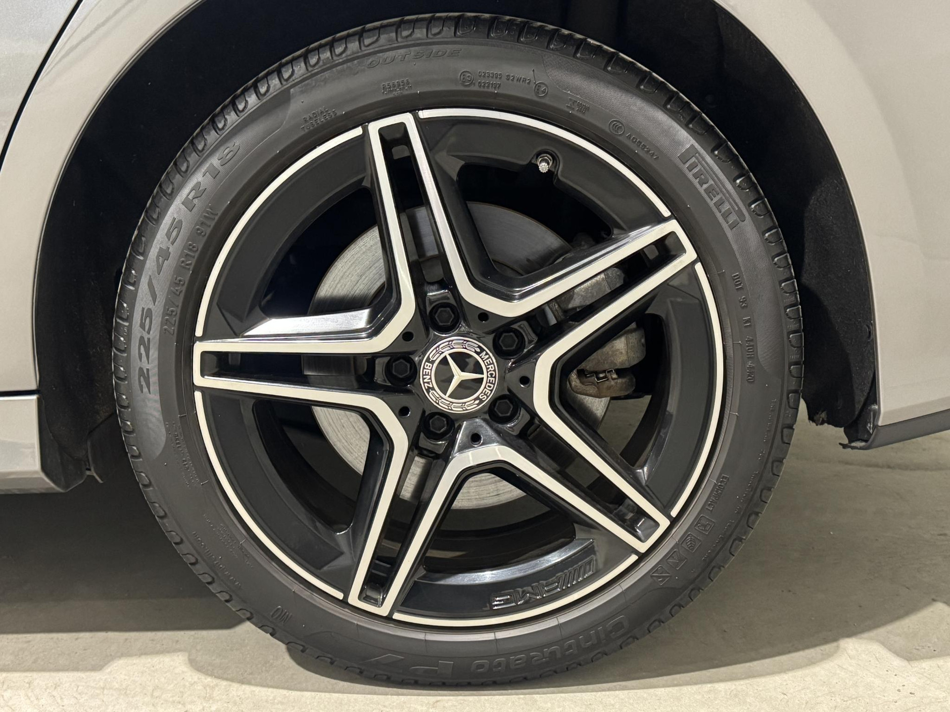 Mercedes-Benz A-Klasse 250 e AMG KGH28S