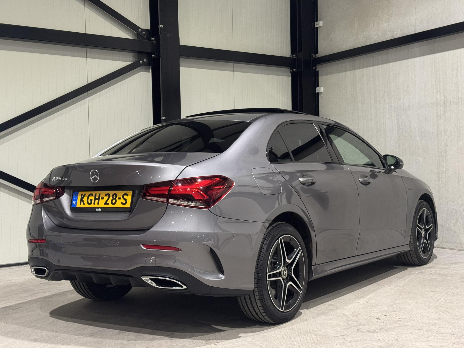 Mercedes-Benz A-Klasse 250 e AMG KGH28S