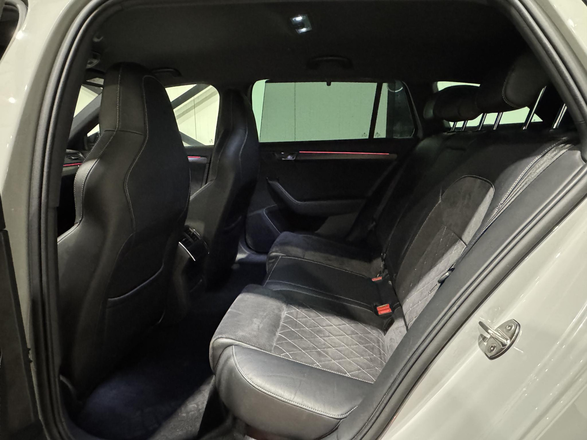 Škoda Superb Combi 1.4 TSI iV Sportline Business KGH41S