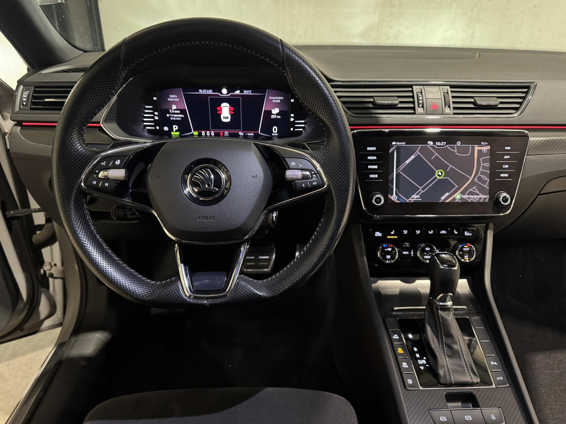 Škoda Superb Combi 1.4 TSI iV Sportline Business KGH41S