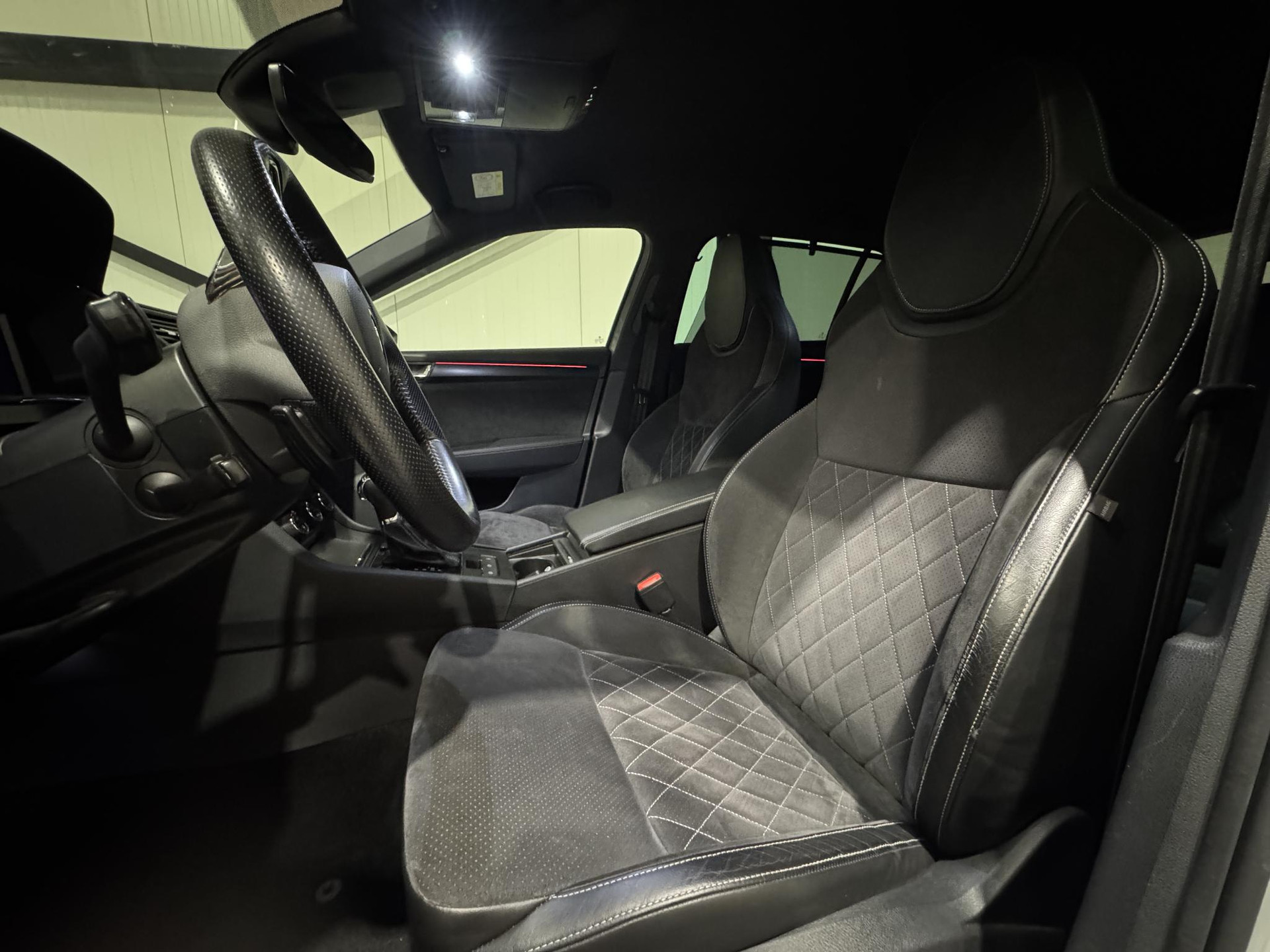 Škoda Superb Combi 1.4 TSI iV Sportline Business KGH41S