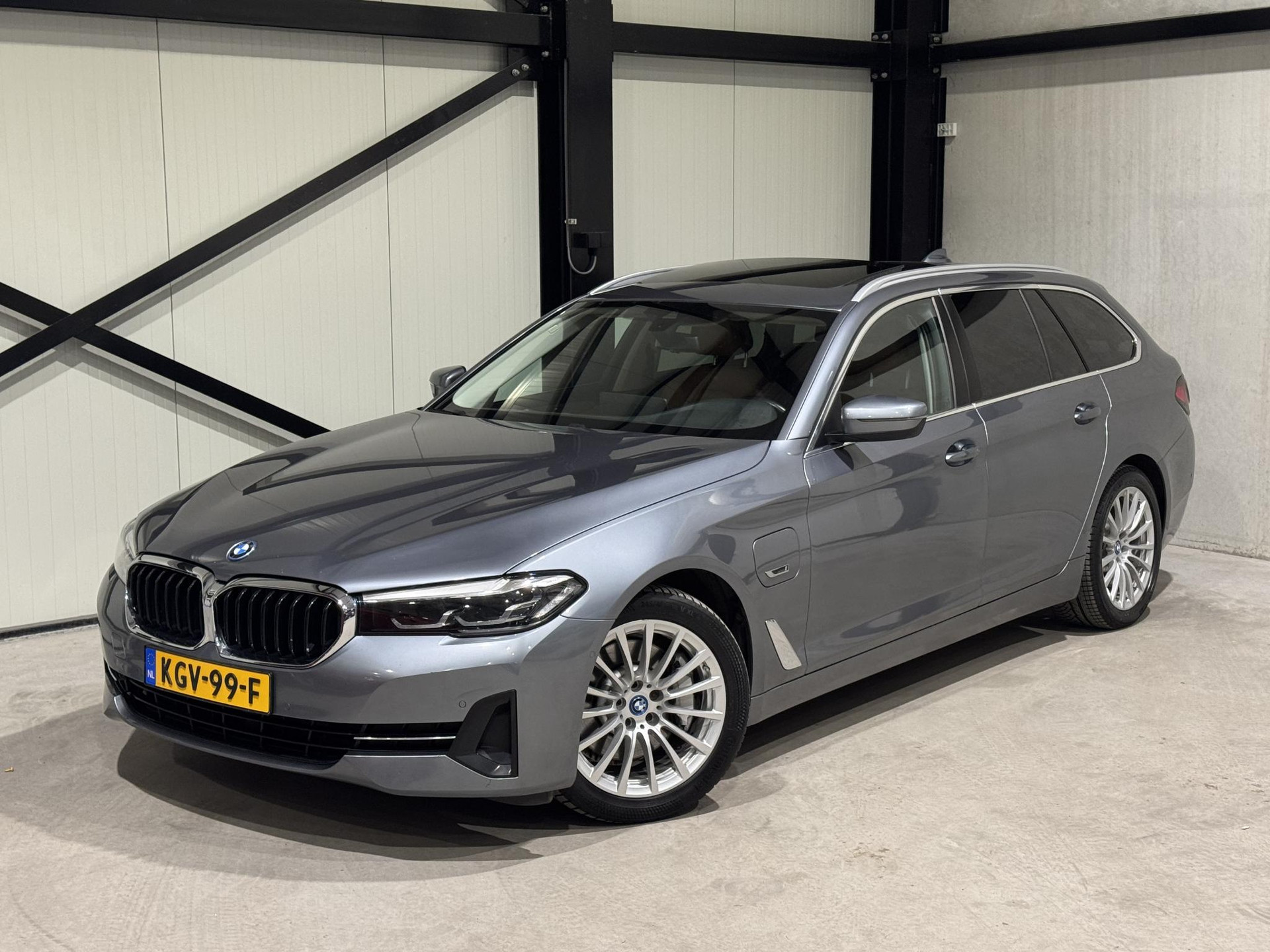 BMW 5 Serie Touring 520e Business KGV99F