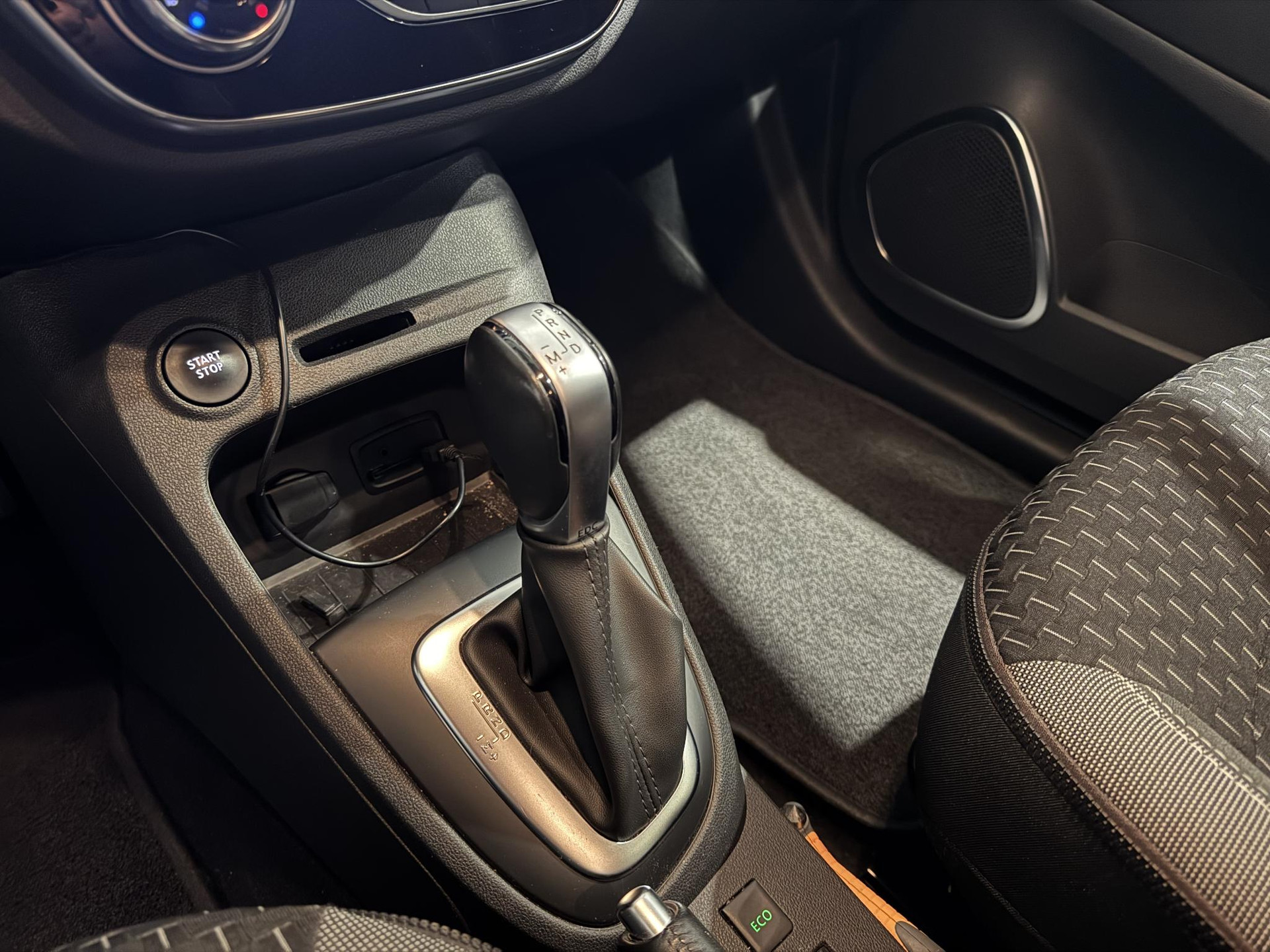 Renault Captur 1.2 TCe Intens TB799H