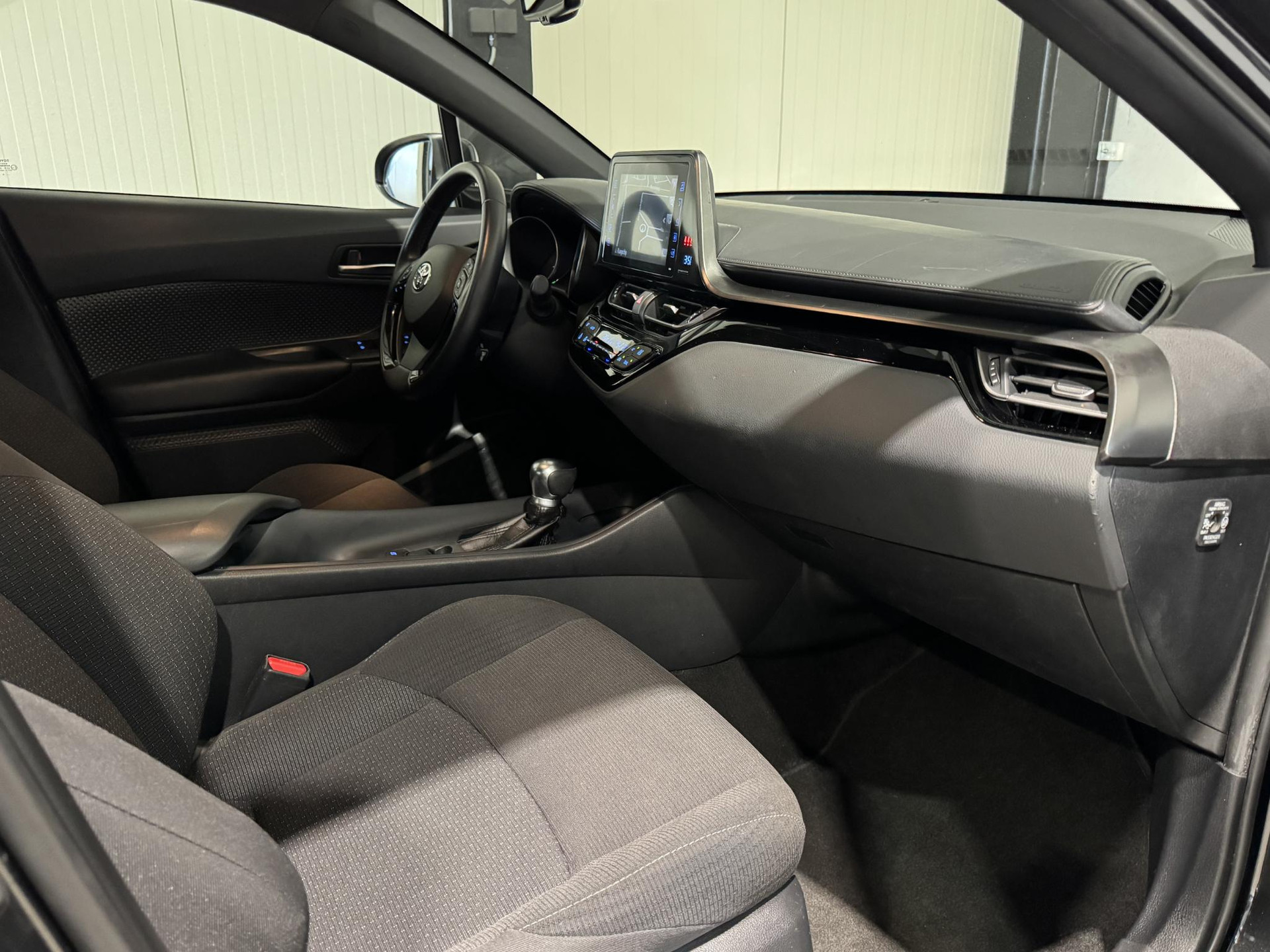 Toyota C-HR 1.8 Hybrid Active XZ456D