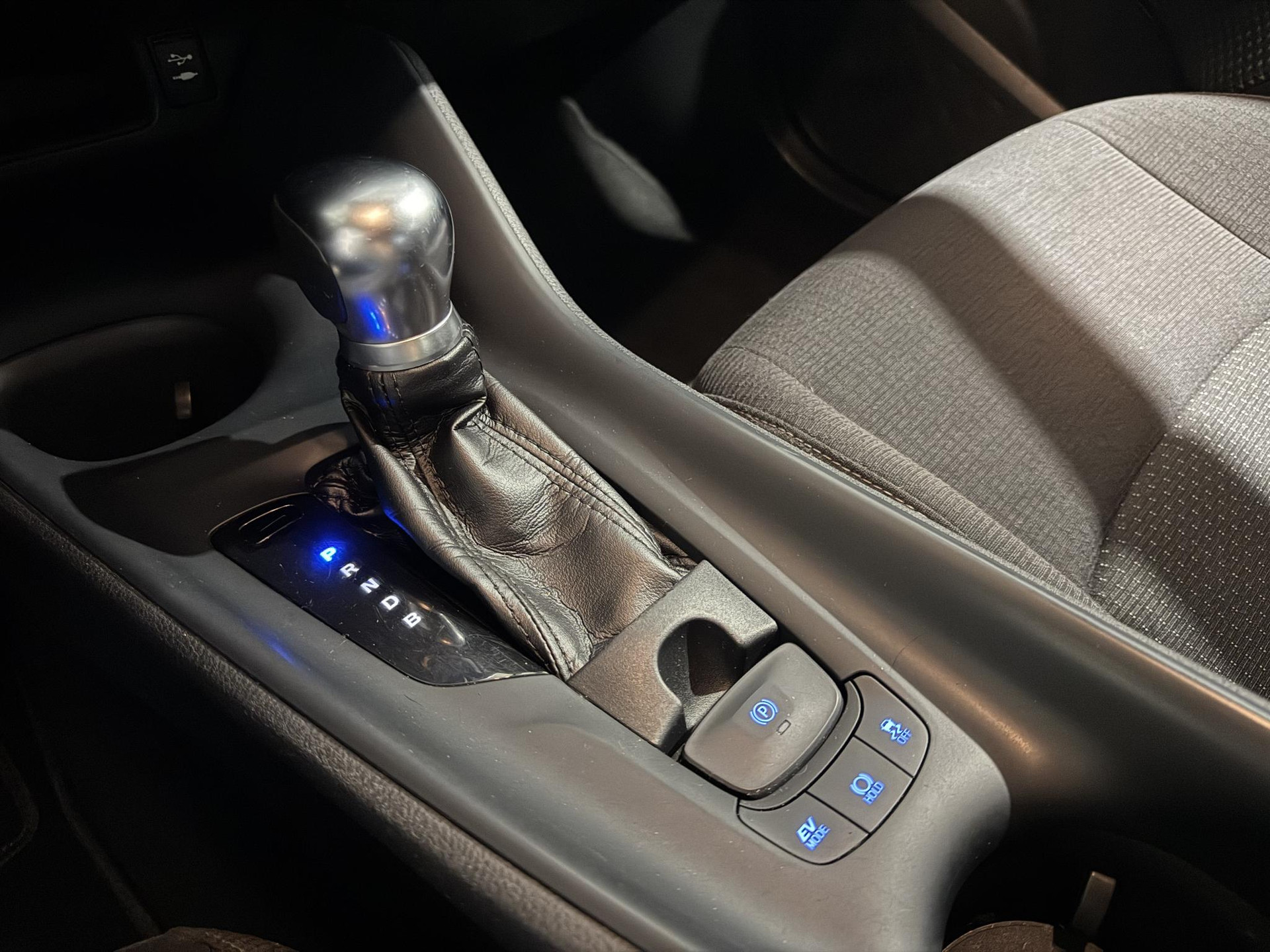 Toyota C-HR 1.8 Hybrid Active XZ456D