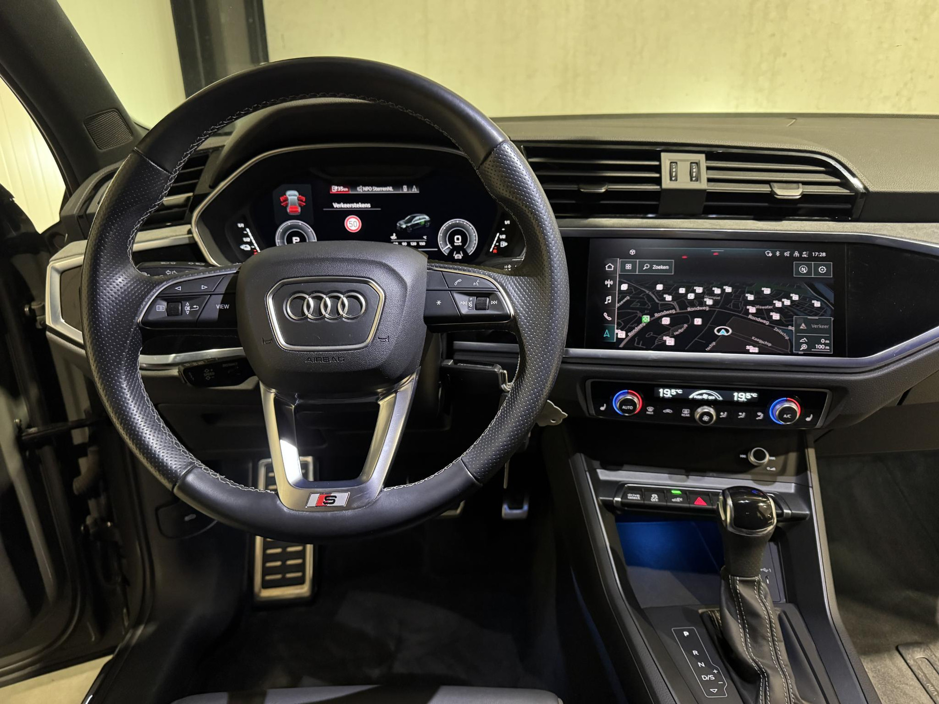 Audi Q3 45 TFSI e S-Line KLK73G