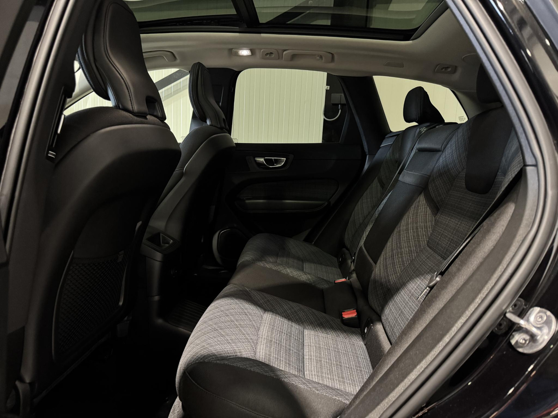 Volvo XC60 2.0 Recharge T6 AWD Business KLG41B