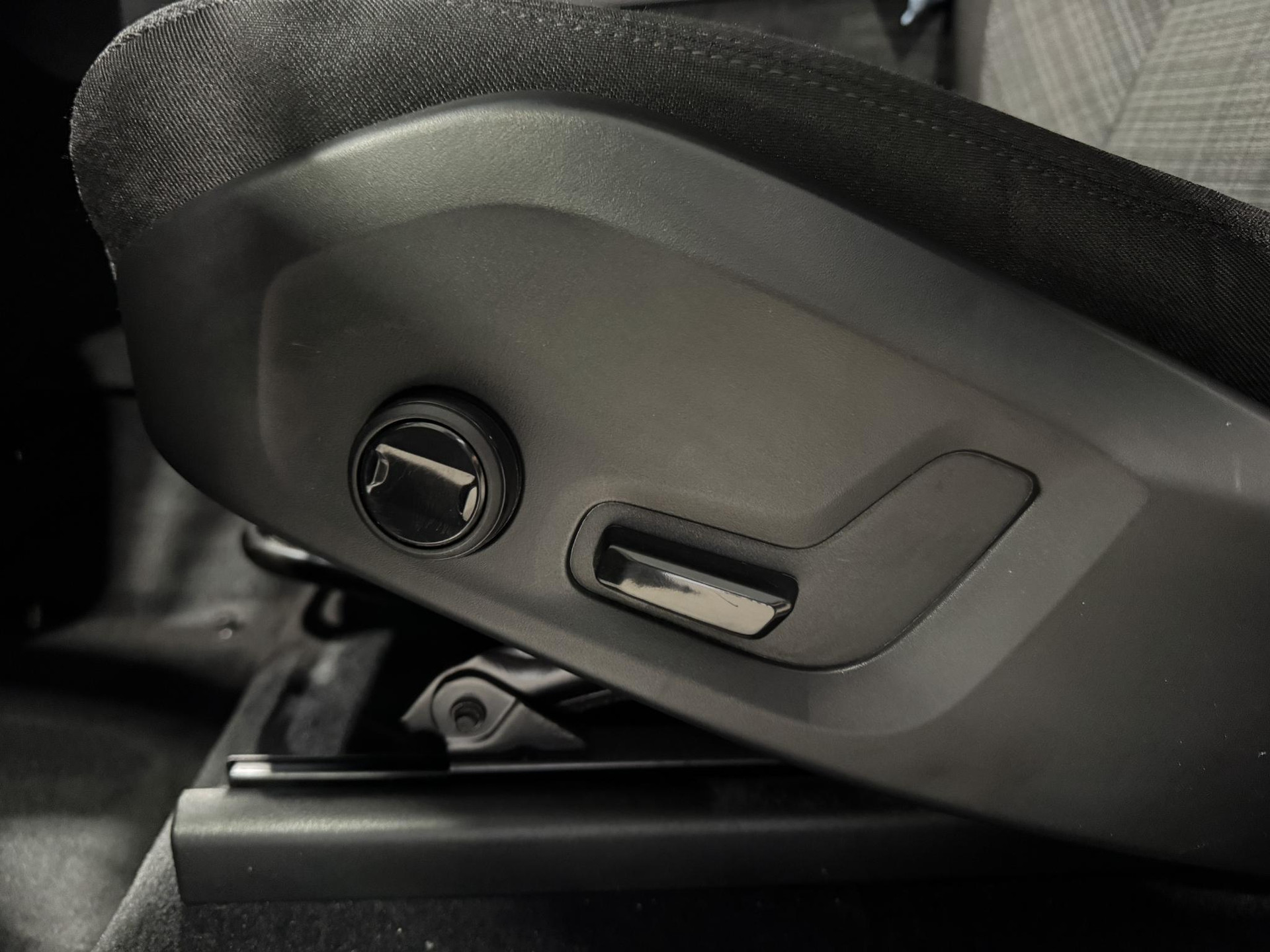 Volvo XC60 2.0 Recharge T6 AWD Business KLG41B