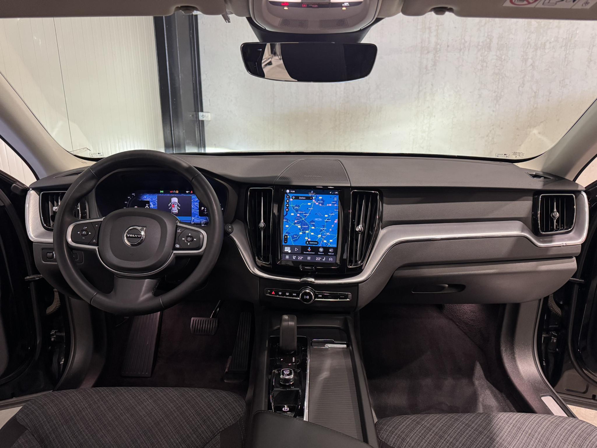 Volvo XC60 2.0 Recharge T6 AWD Business KLG41B