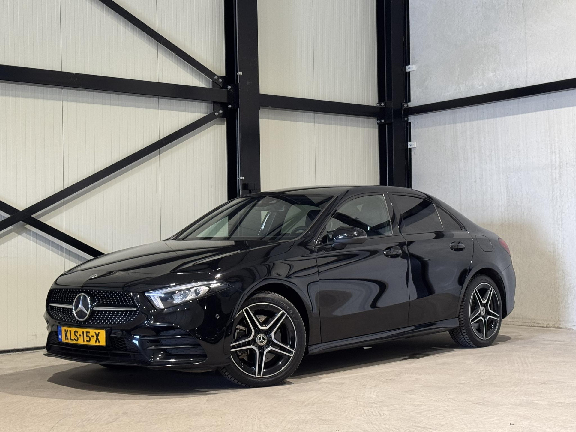 Mercedes-Benz A-Klasse 250 e AMG KLS15X