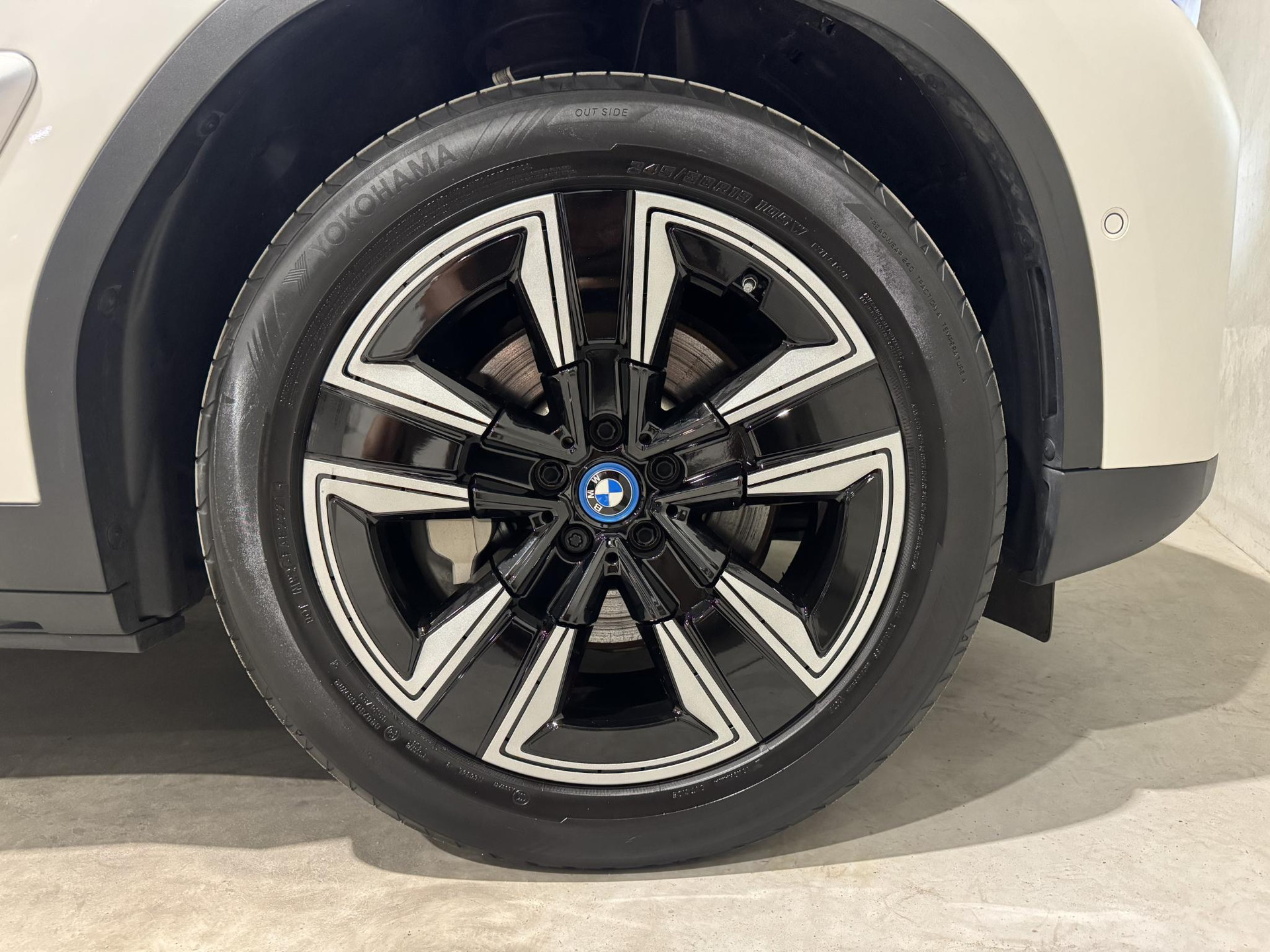 BMW iX3 Executive 80 kWh KPT48B