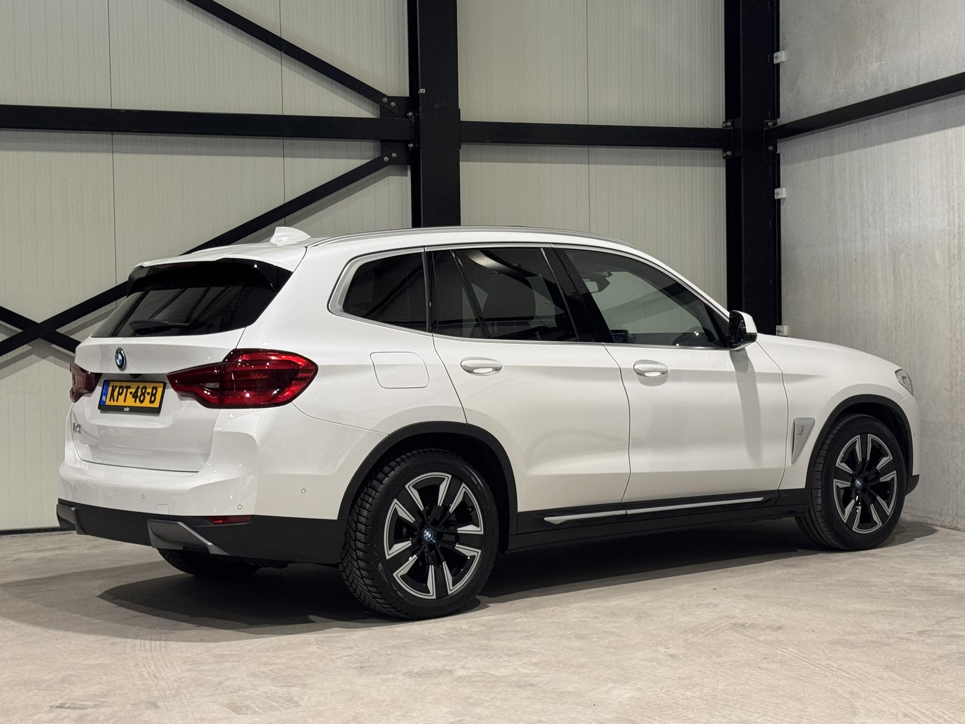 BMW iX3 Executive 80 kWh KPT48B