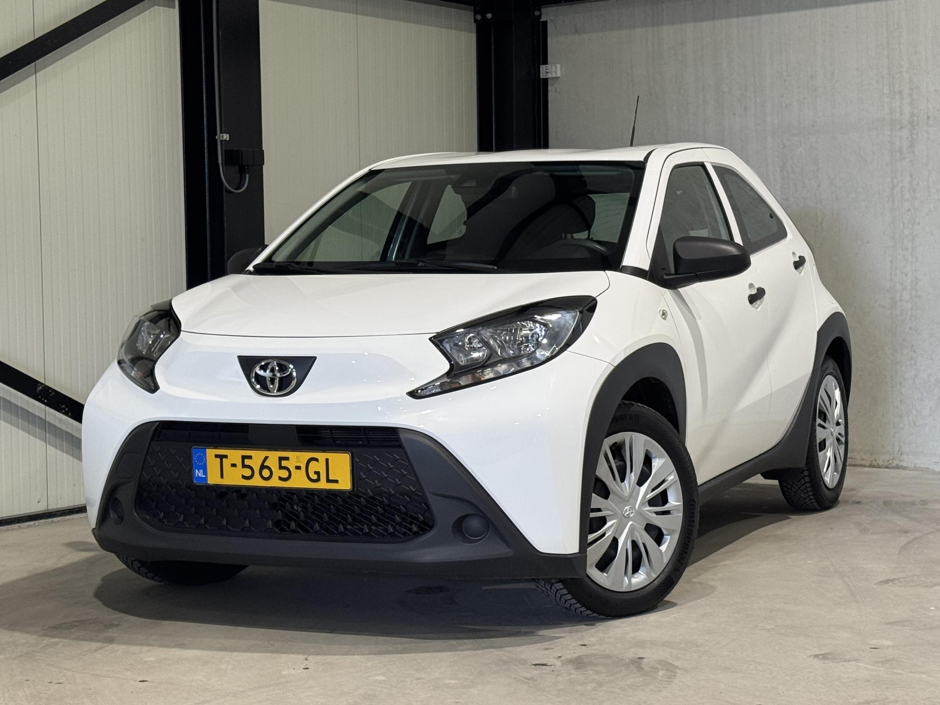 Toyota Aygo X 1.0 VVT-i MT T565GL