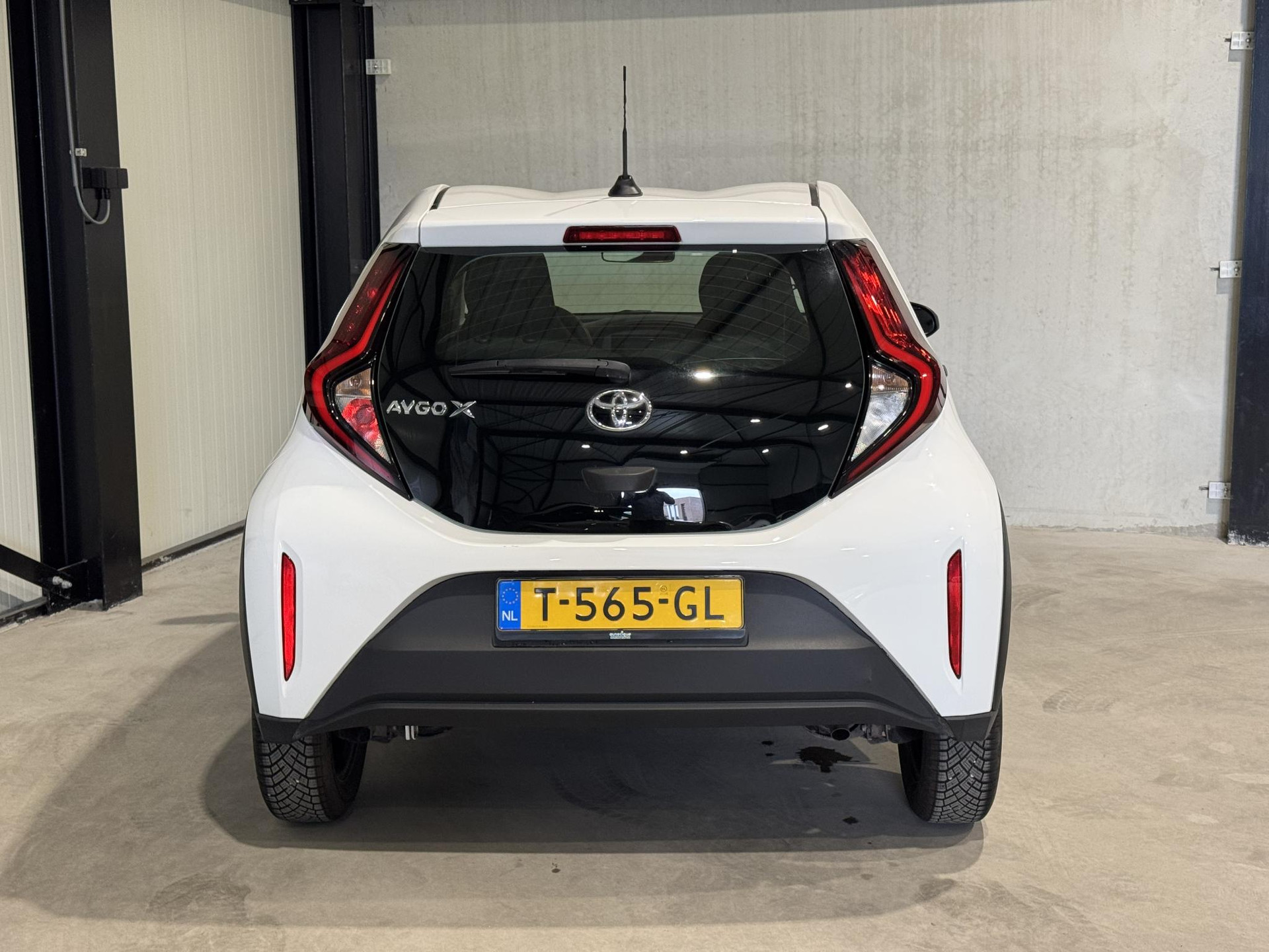 Toyota Aygo X 1.0 VVT-i MT T565GL