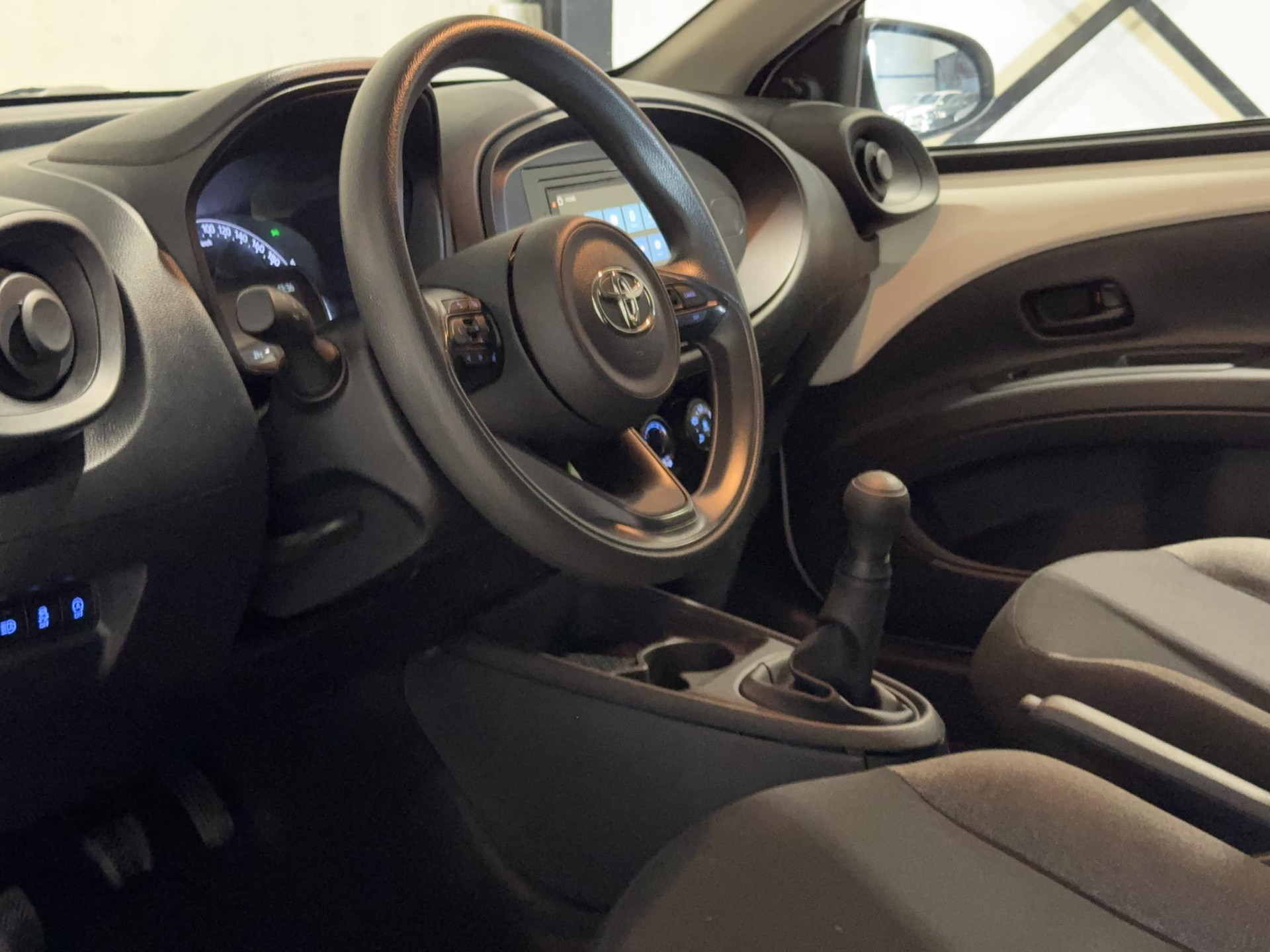 Toyota Aygo X 1.0 VVT-i MT T565GL