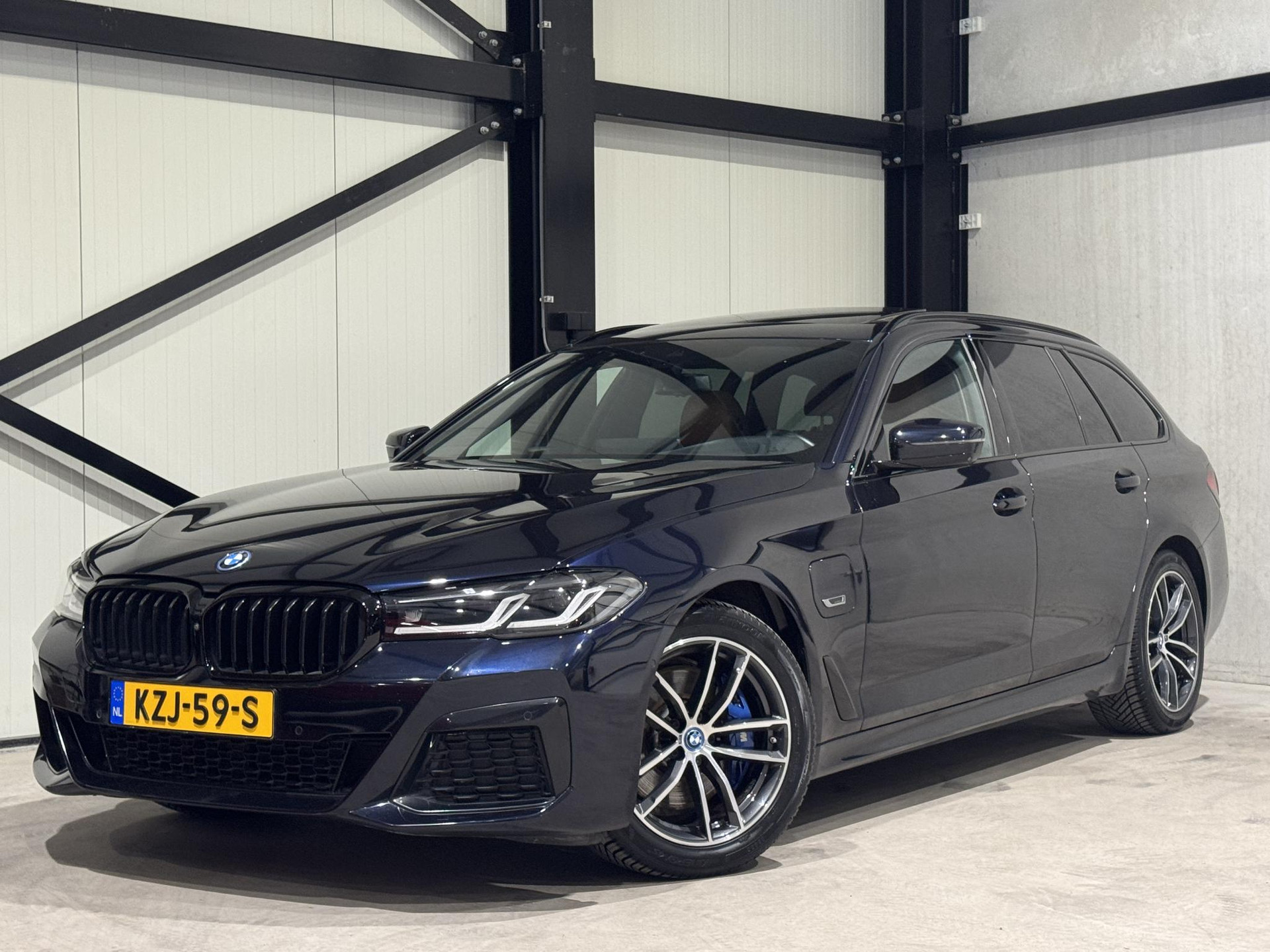 BMW 5 Serie Touring 530e xDrive M-pakket KZJ59S
