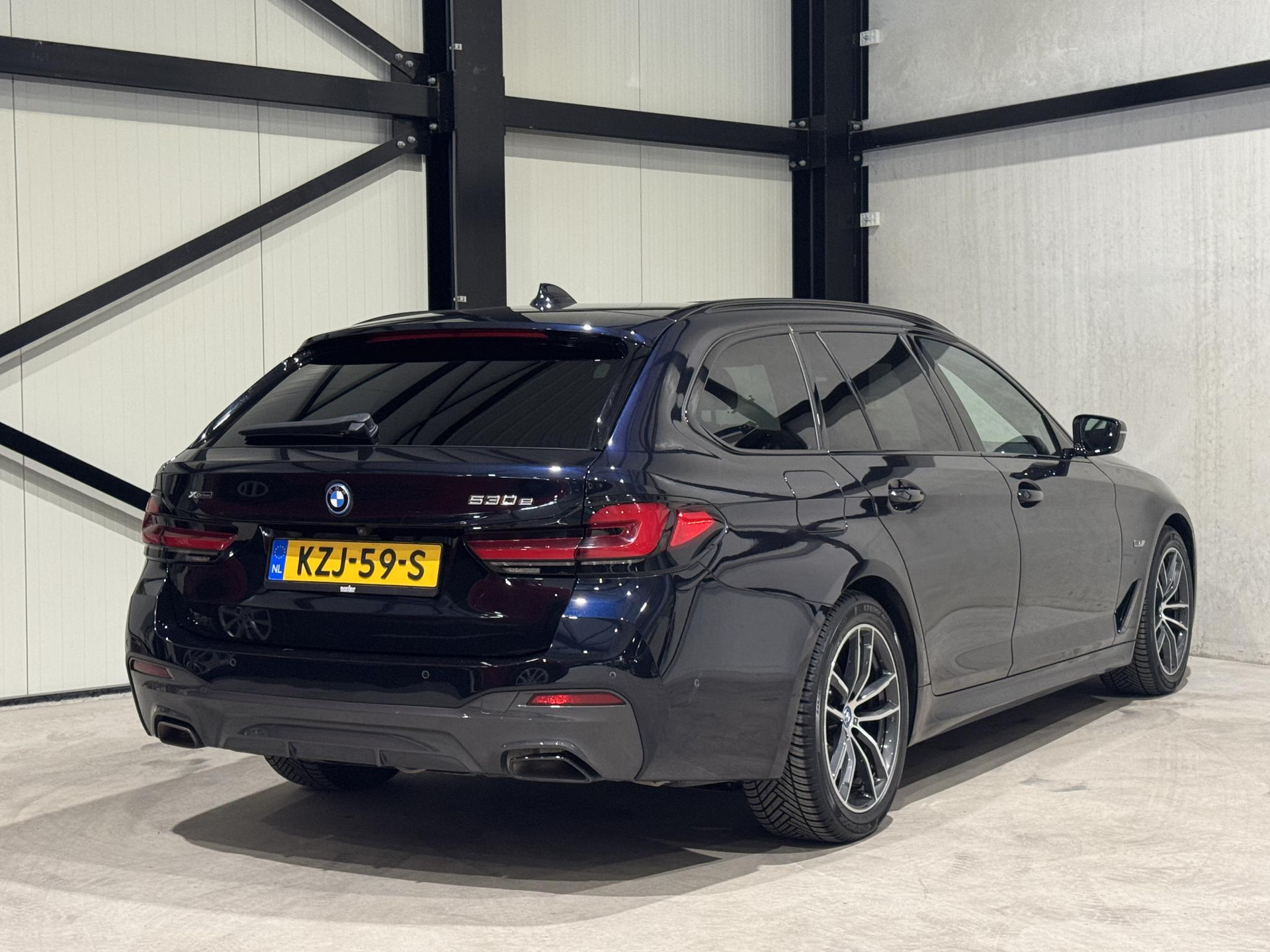 BMW 5 Serie Touring 530e xDrive M-pakket KZJ59S