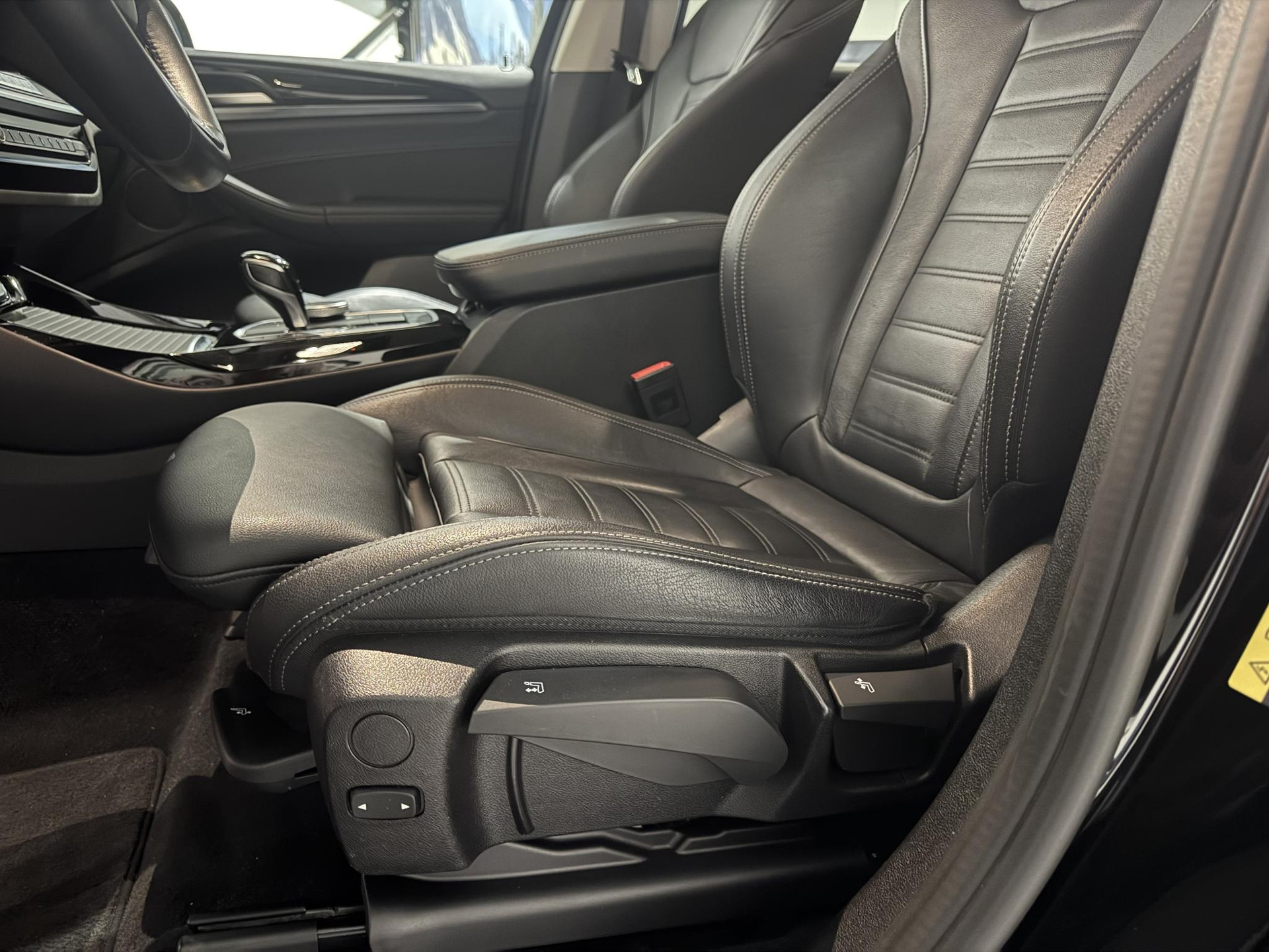 BMW X3 xDrive30e Business NBD30G